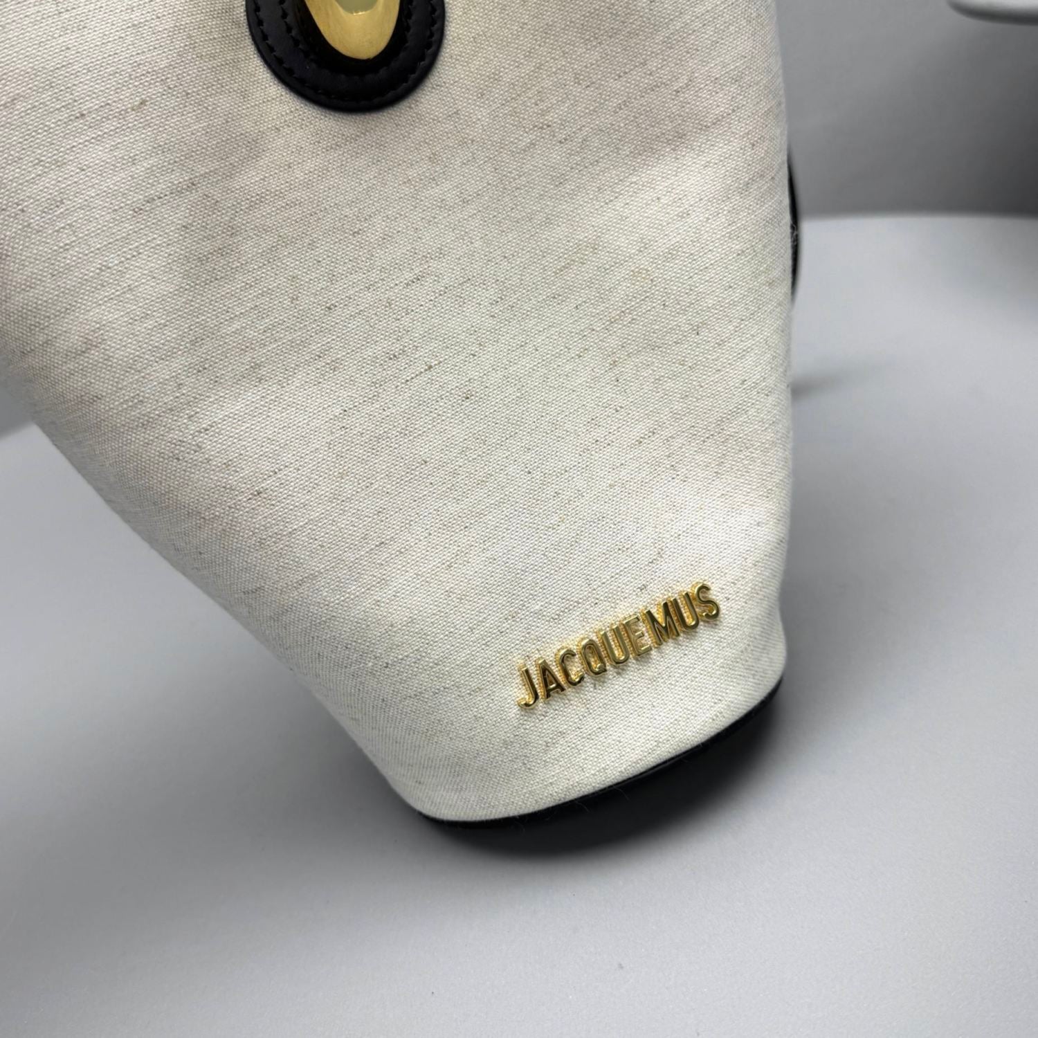 Jacquemus The small Bambola Women's Classic Fashionable Minimalist Detachable Shoulder Strap Metal Buckle Linen Leather Bucket Bag Tote Bag Handbag Bags #78241
