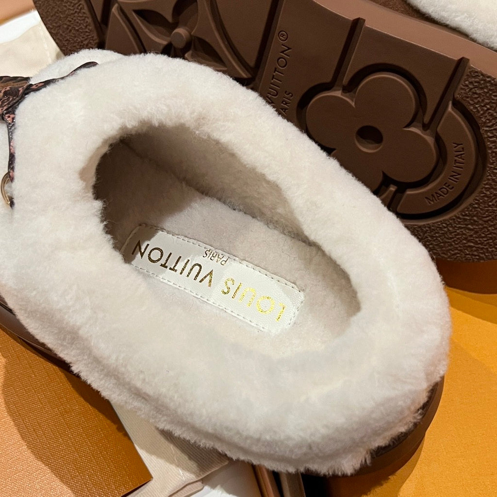 Louis Vuitton Women's SKI Cortina Closed Mule #333452