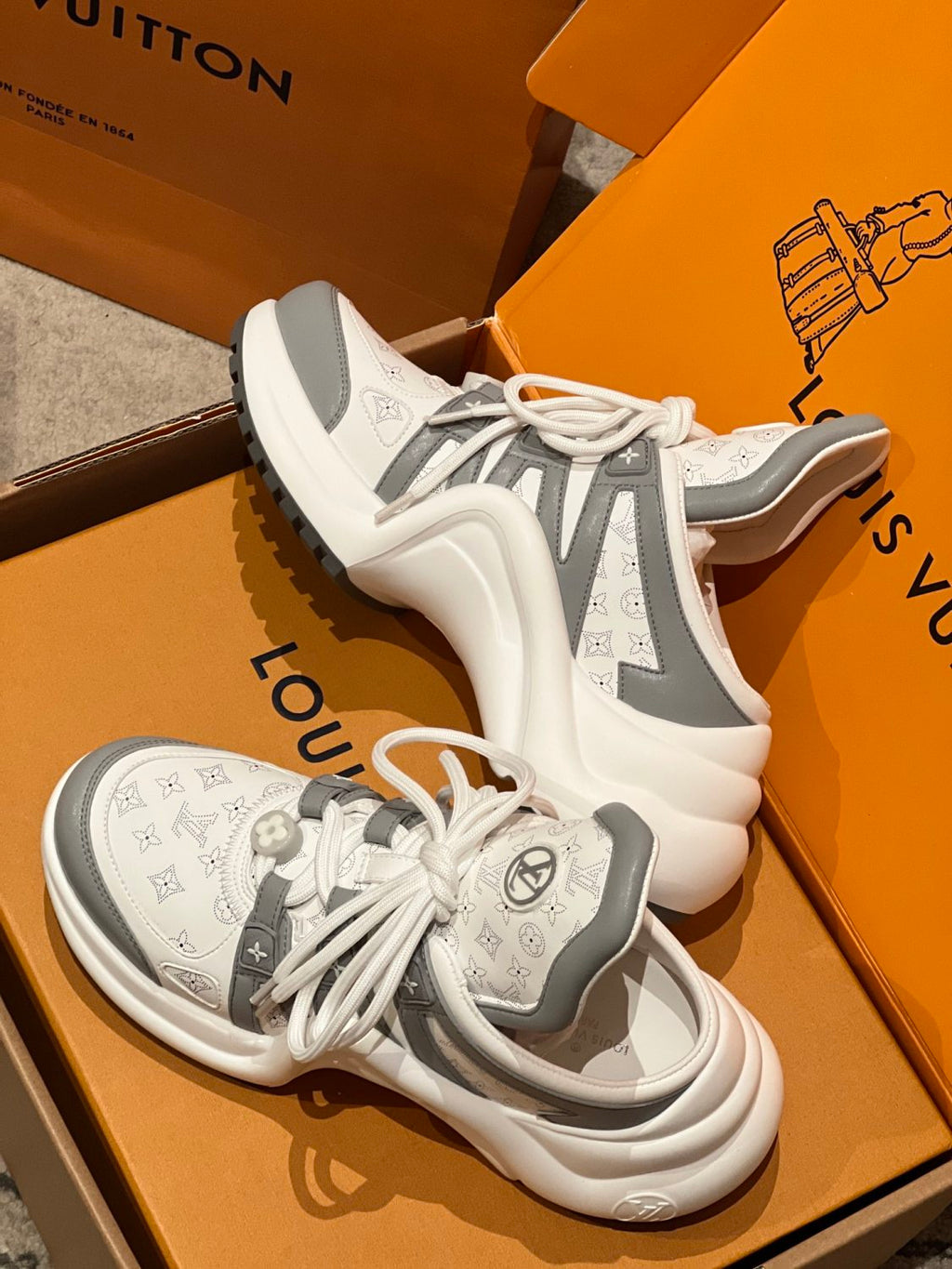 Louis Vuitton LV Archlight Women's Spring and Summer One Foot Stirrup Casual Low Top Lace Up Sneakers Shoes #76659