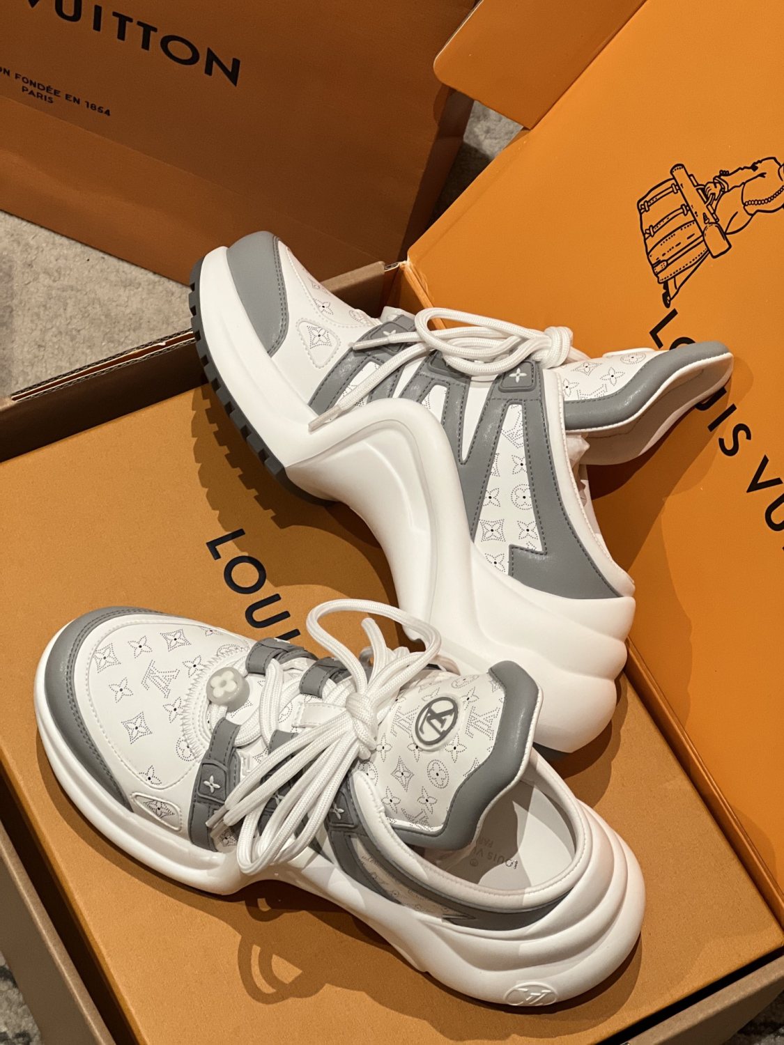 Louis Vuitton LV Archlight Women's Spring and Summer One Foot Stirrup Casual Low Top Lace Up Sneakers Shoes #76659