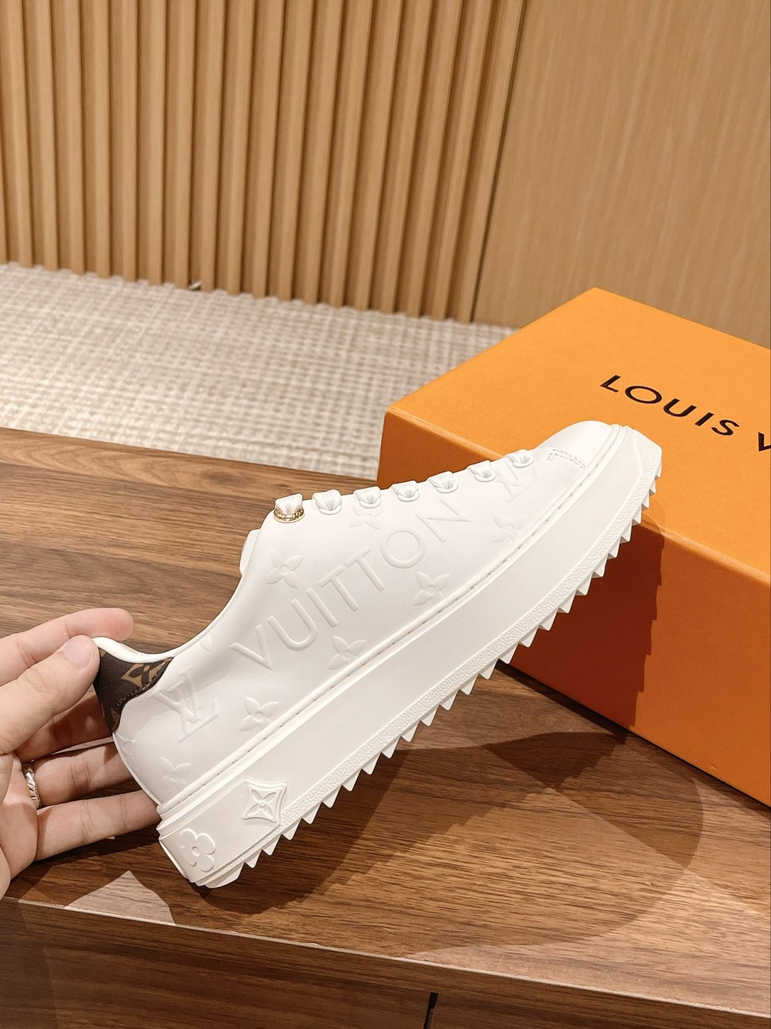 Louis Vuitton Time Out Women's Solid Color Letter Print Leather Low-Top Lace-Up Casual Shoes #77748