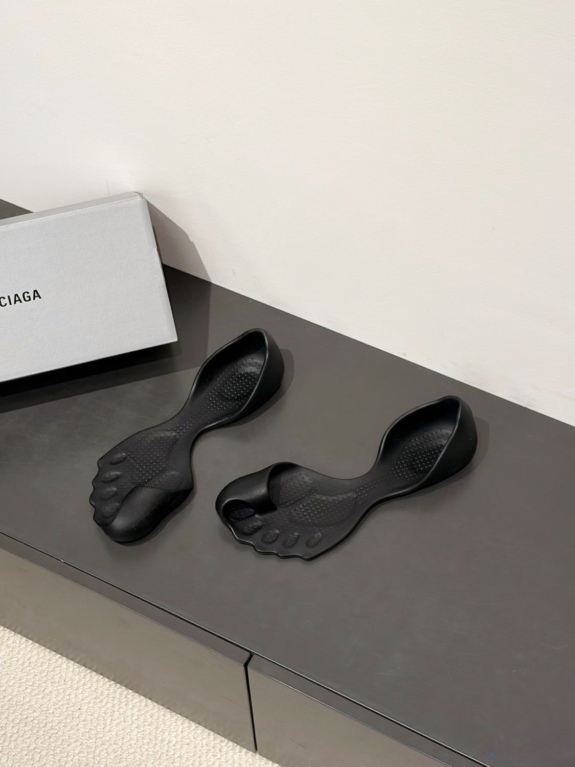 BALENCIAGA Men's Zero Sneaker #378593