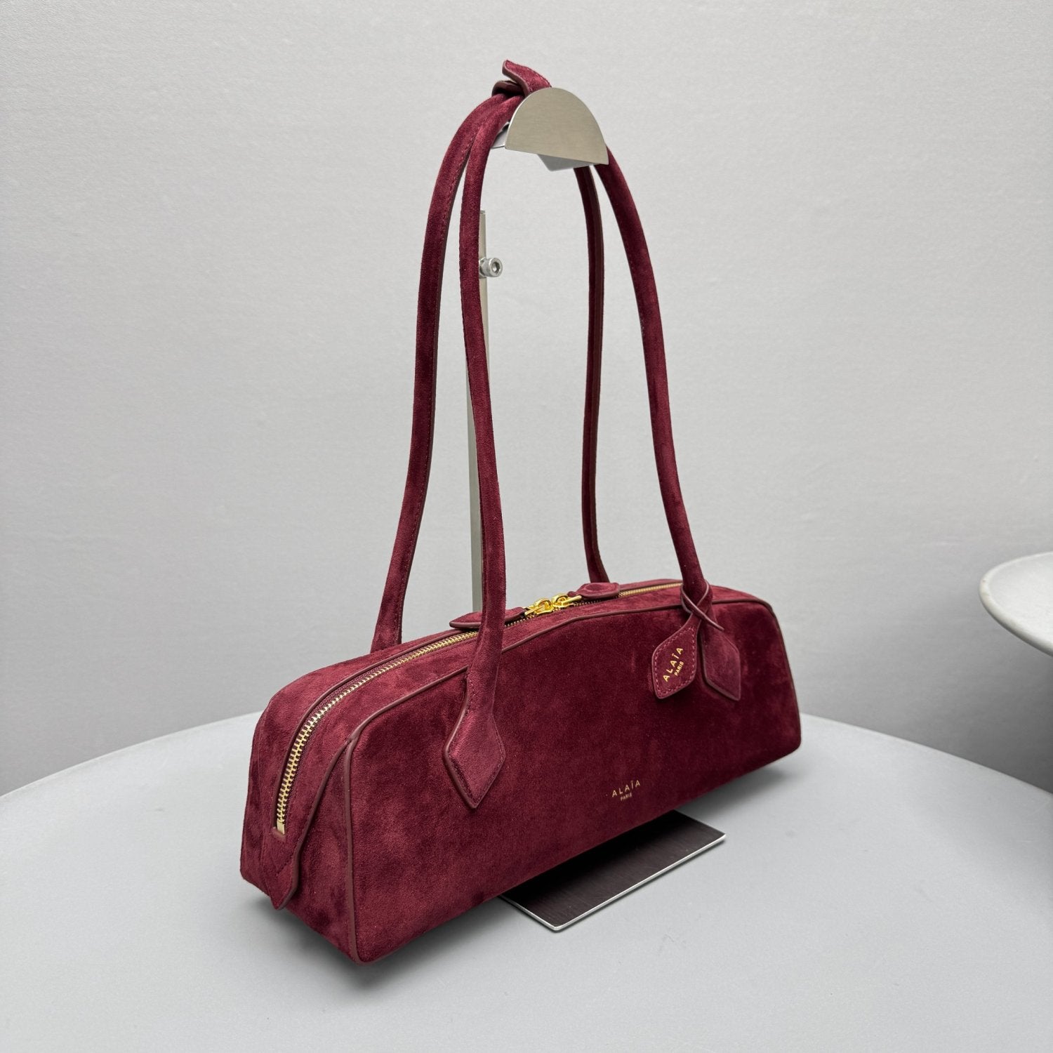 Alaïa Raspberry Le Teckel Medium Bag in Nubuck #320545