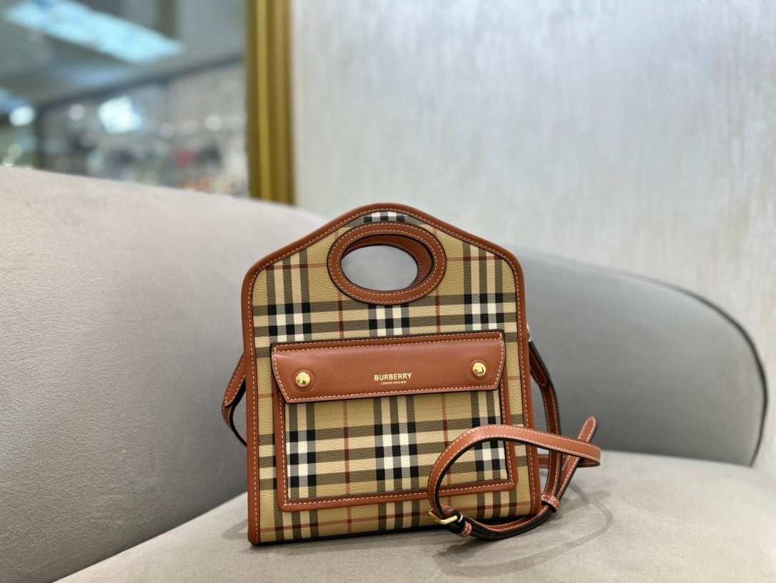 Burberry Classic Checked Clutch Bag Pocket New Colourways Fashionable Trendy Retro Crossbody Bag 8066166 Bags #196256