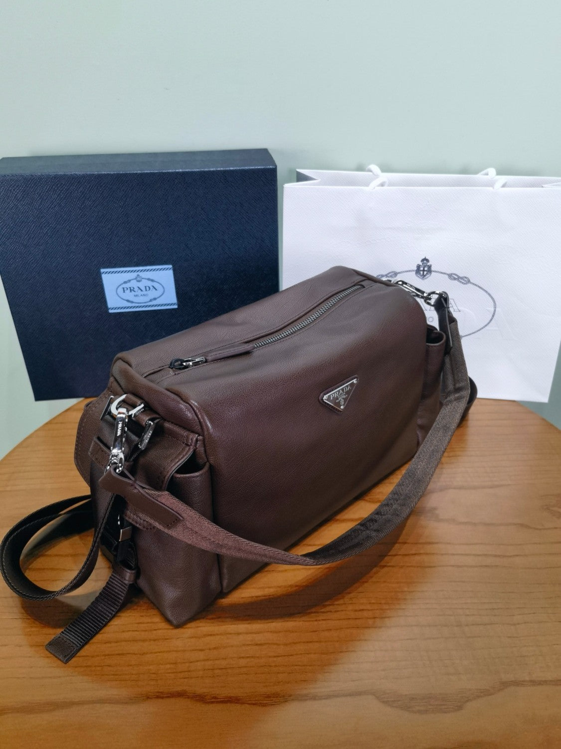 Prada Explore Re-nylon And Cowhide Leather Handbags New Messenger Bag Stylish Sporty Large-capacity Single-shoulder Crossbody Zipped Explore Bags 2VH206_2DW3_V_OOO #82927A