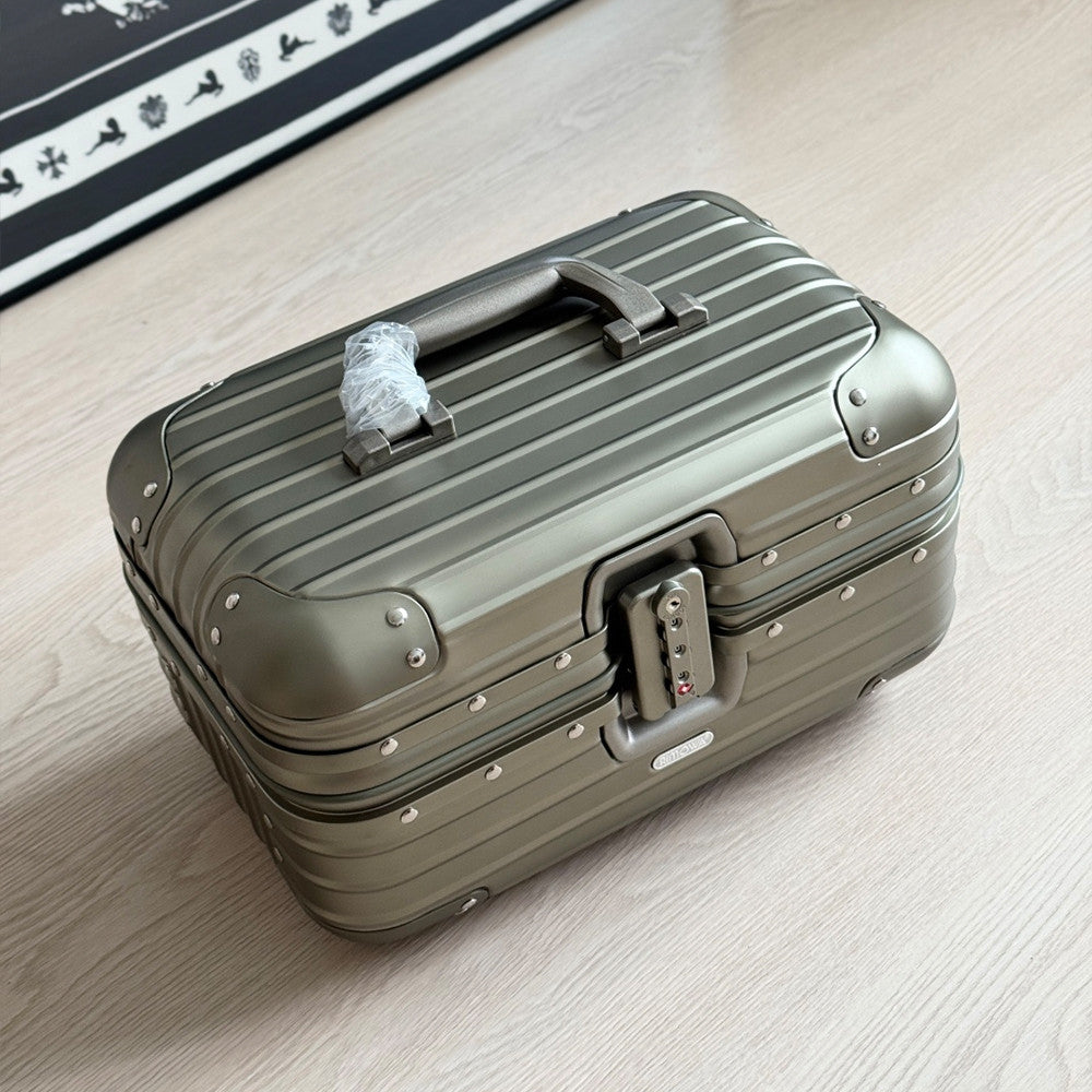 Rimowa Aluminum Travel Vanity Case in Silver Fashionable Leisure Bags with Square Logo Print Adjustable Shoulder Strap Crossbody Bag Handbag Jewelry Storage Box Bags #82955A