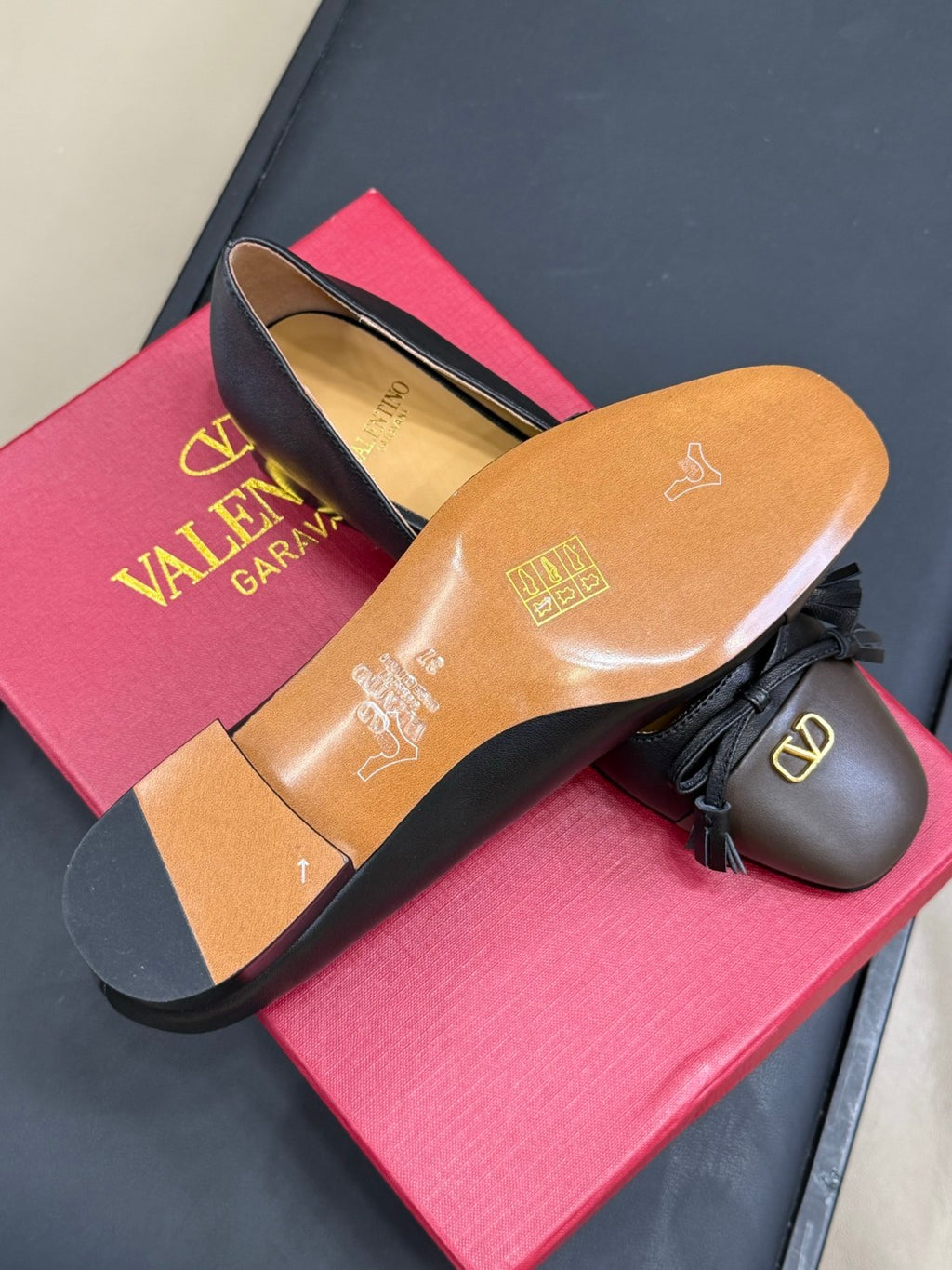 Valentino Garavani Valet Du Roi Leather Ballet Flats #336898