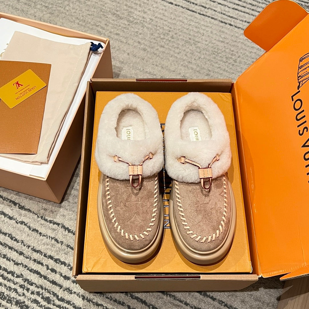 Louis Vuitton Women's SKI Cortina Closed Mule #333452