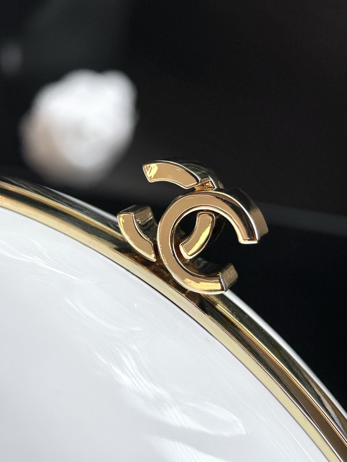 Chanel Egg Minaudiere Spring/summer 2026 Evening Bag Oval Design With A Metal Chain Shoulder Strap Combining Practicality And Style Bag Bags AS6271 #197463