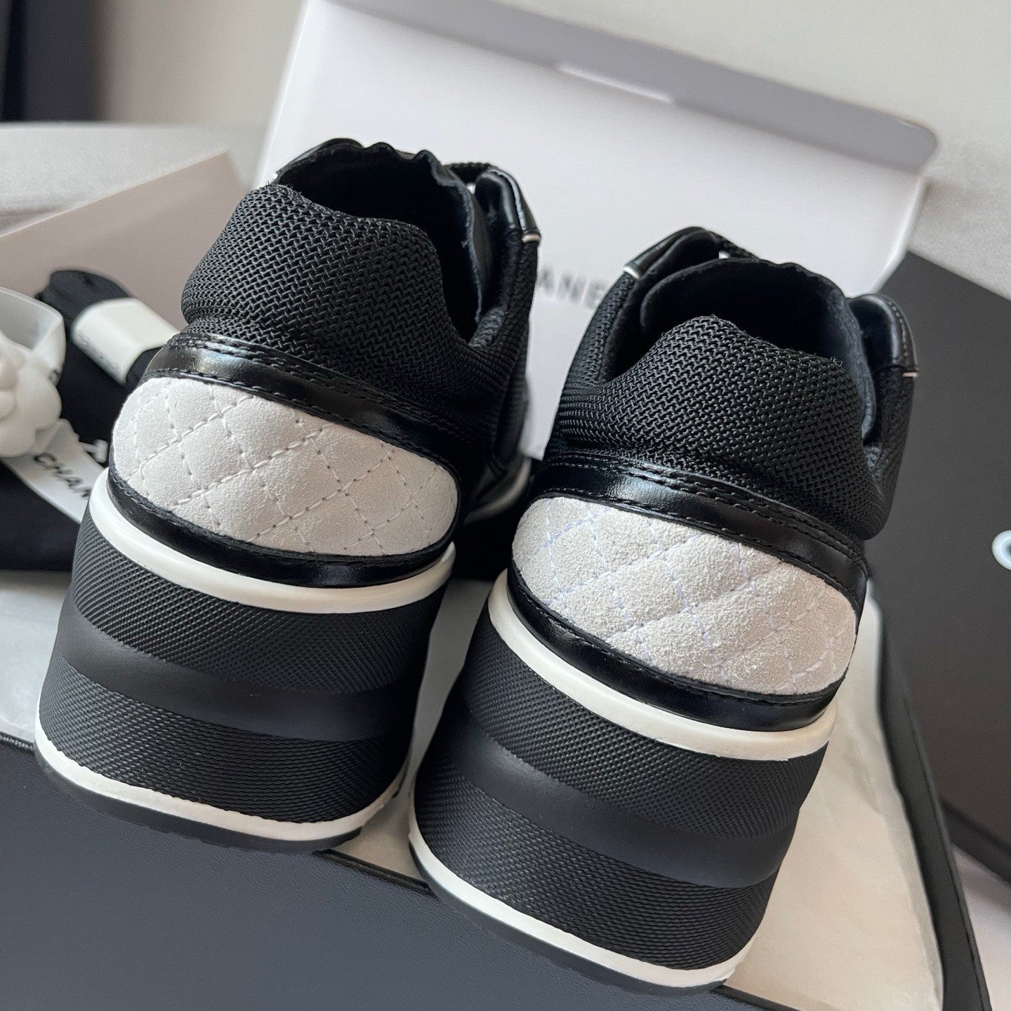 Chanel Sneakers Mixed Fibers Shiny Calfskin Suede Calfskin #335039