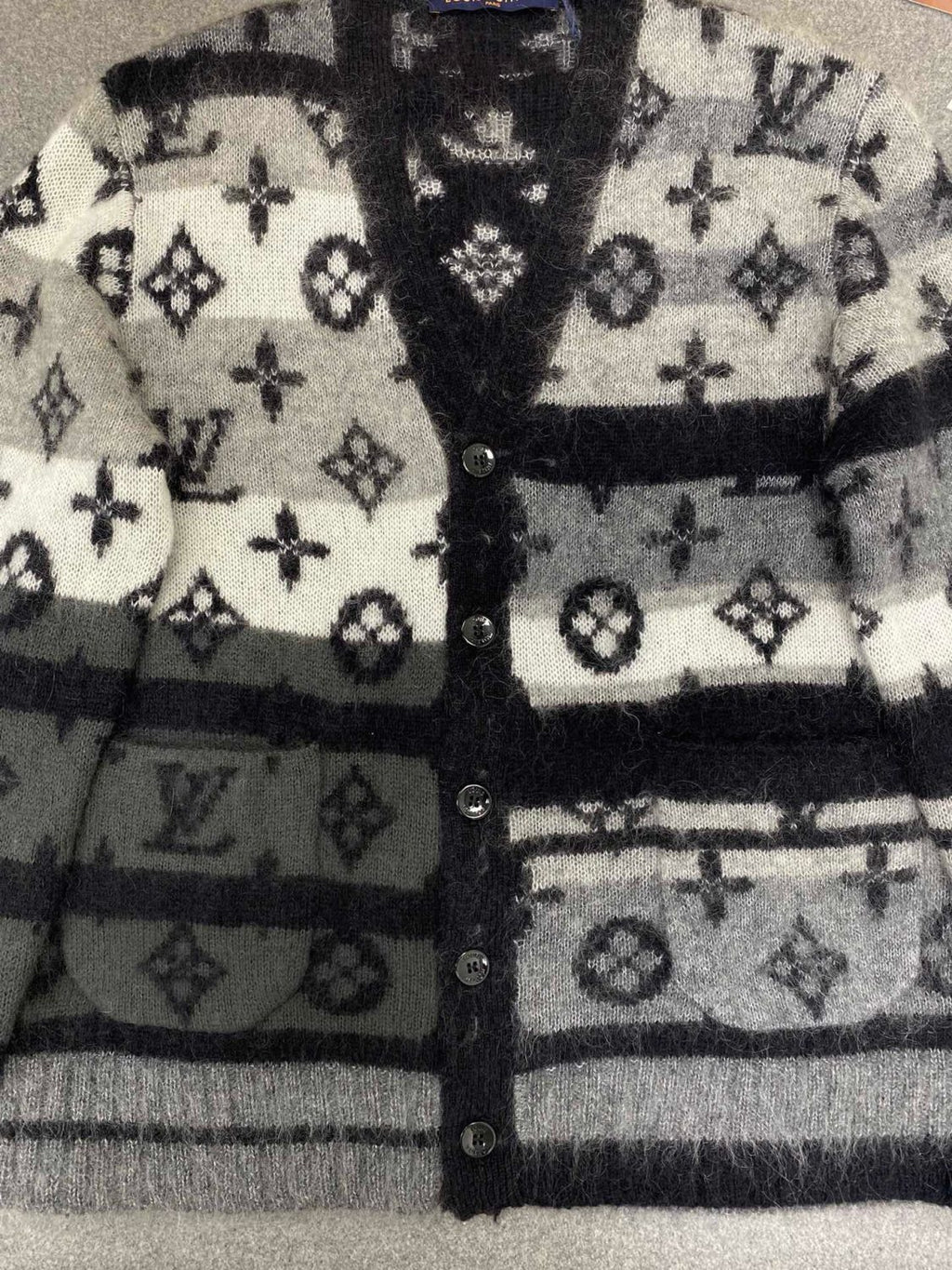 Louis Vuitton Men's Fall And Winter Black And White Jacquard Long Wool Sweater Cardigan#286539