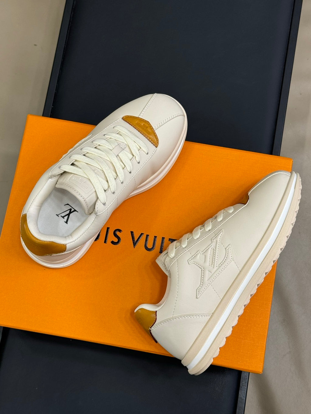 Louis Vuitton LV Buttersoft Men's and Women's Solid Color Leather Embroidered Logo Low-Top Lace-Up Sneakers Shoes #77347