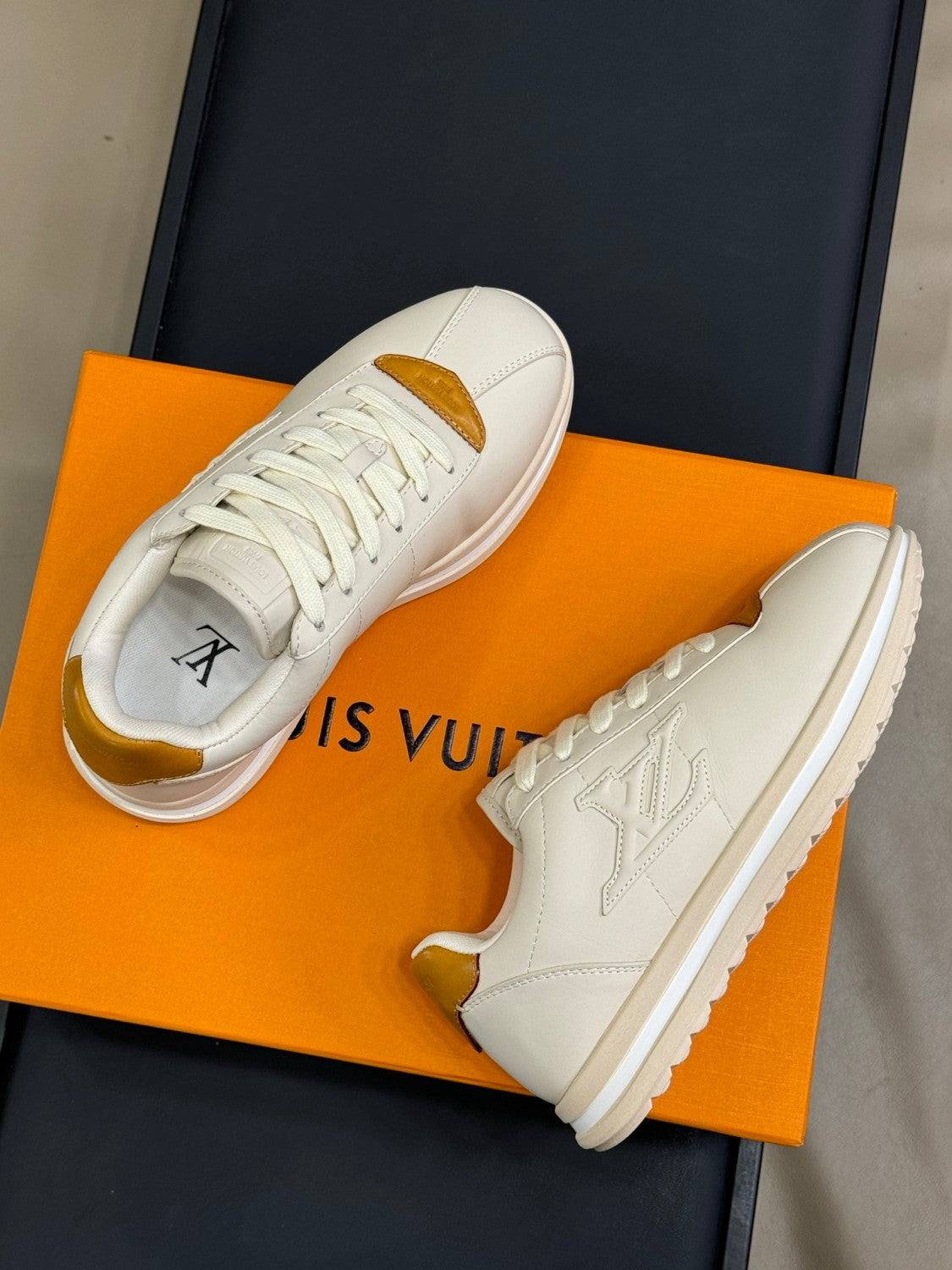 Louis Vuitton LV Buttersoft Men's and Women's Solid Color Leather Embroidered Logo Low-Top Lace-Up Sneakers Shoes #77347