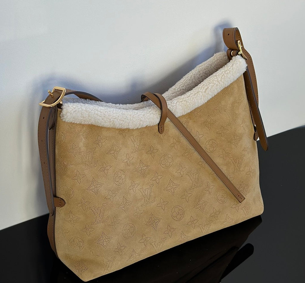 Louis Vuitton Women's CarryAll PM Mahina Handbags Adjustable Shoulder Strap Lace-up Closure Suede And Wool Trim Hand-held Shoulder Bag #333064