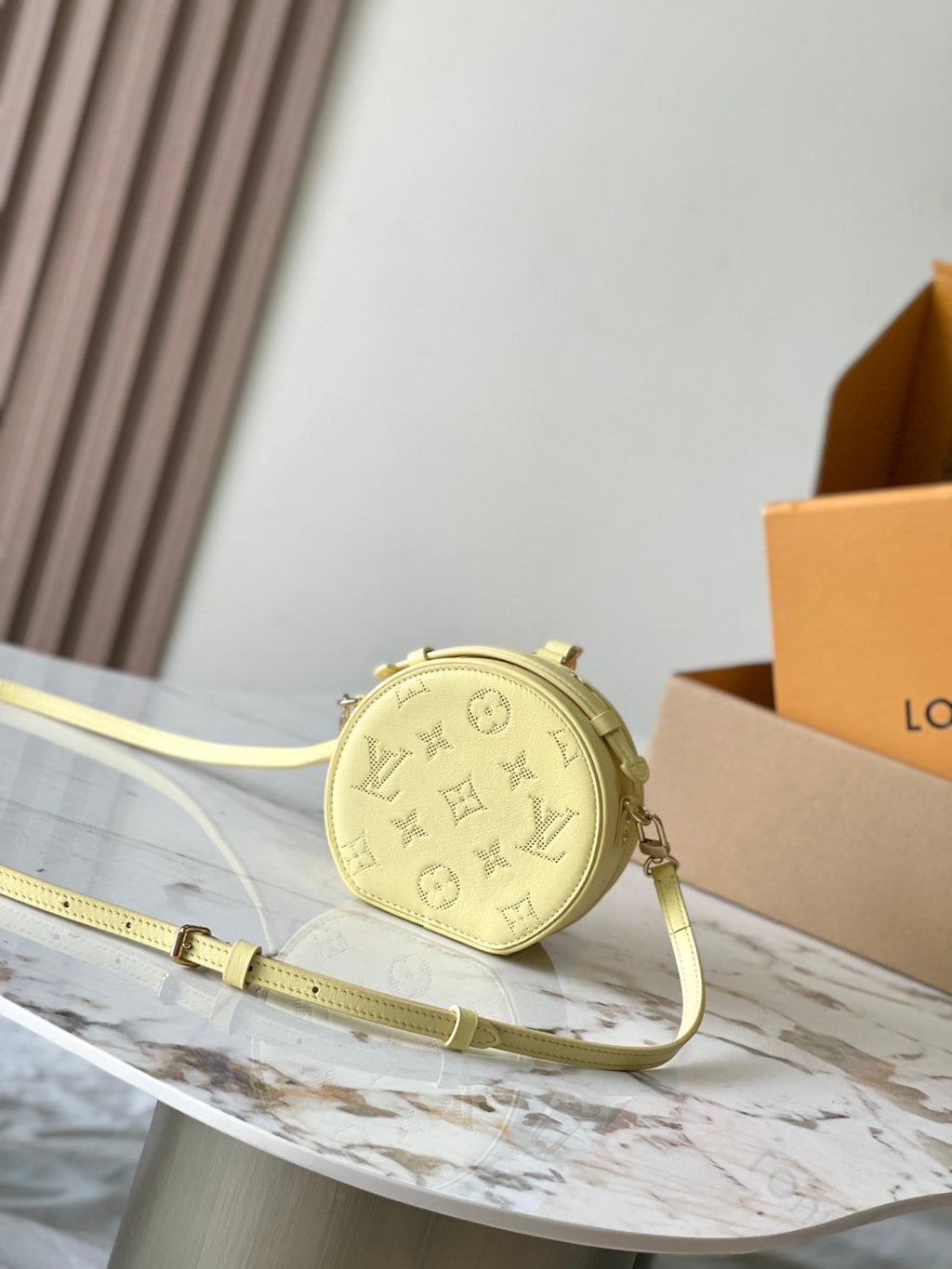 Louis Vuitton Mini Boîte Chapeau Flower Ring Women's Detachable Adjustable Shoulder Strap Zip Closure Solid Colour Cow Leather Handbag Shoulder Crossbody Bag Bags #76822