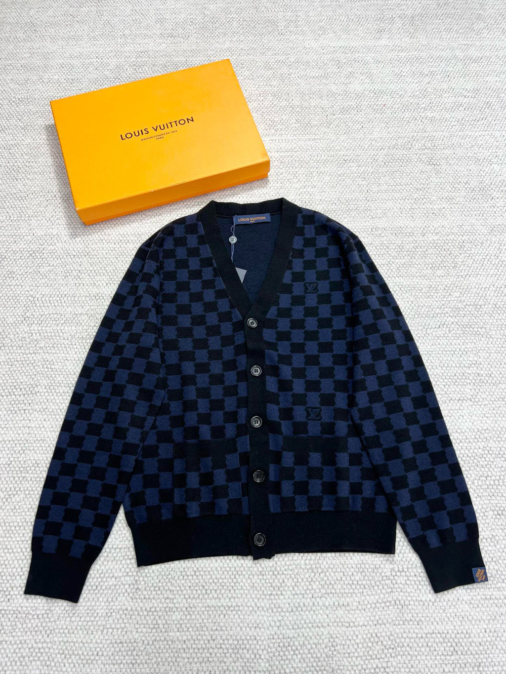Louis Vuitton Men's Autumn And Winter V-neck Plaid Loose Wool Single Breasted Long Sleeved Jumper Jacket #99332