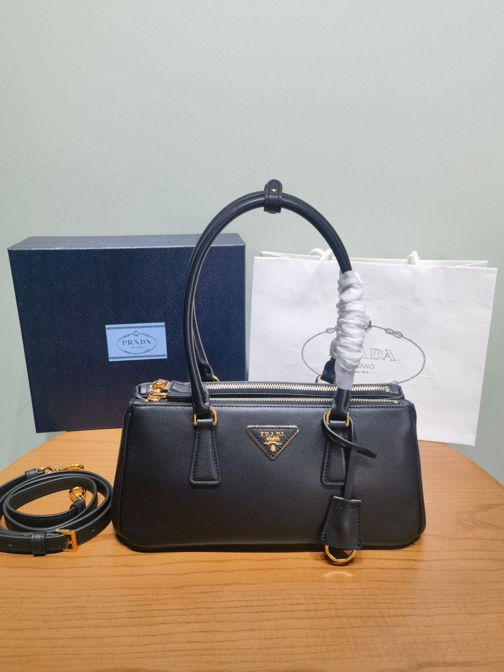 Prada Galleria Women's Classic Fashion Solid Color Metal Triangle Engraved Logo Calfskin Handbag Bags #78231