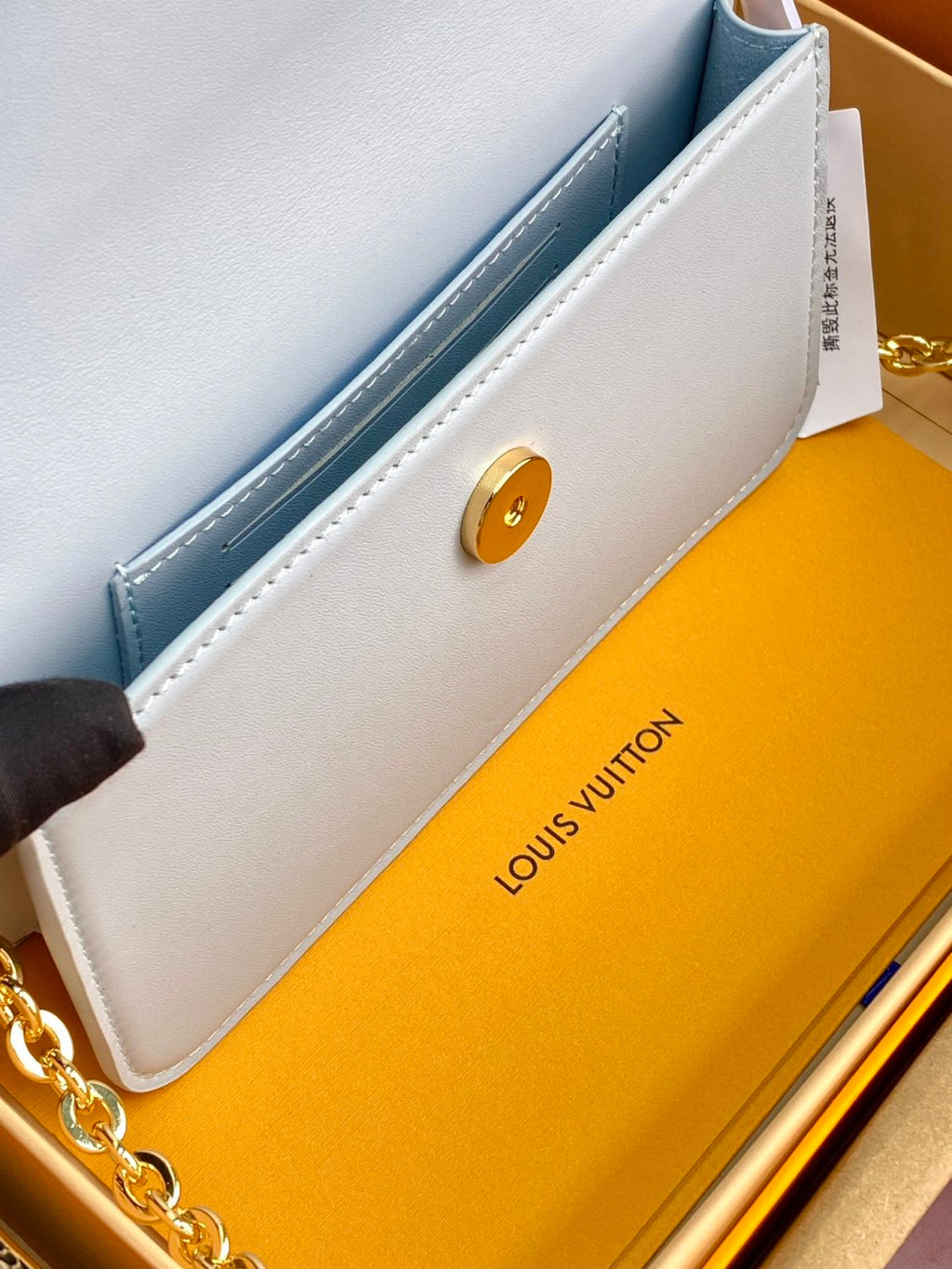 Louis Vuitton WALLET ON CHAIN LV BLOOM Women's Solid Color Metal Chain Shoulder Strap Cowhide Leather Handbag Single Shoulder Crossbody Bag Bags #77333