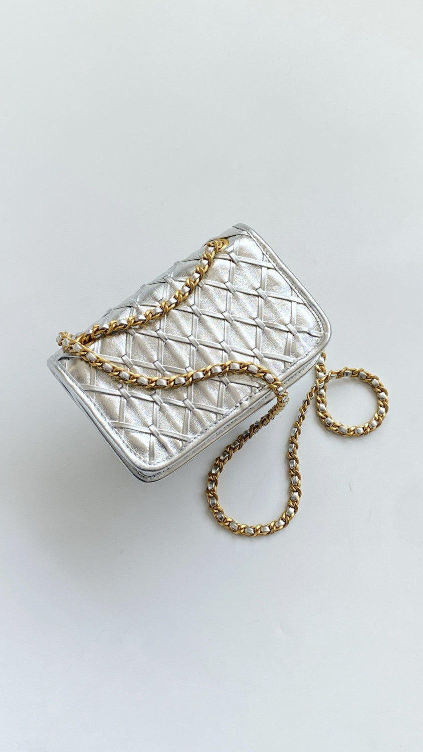 Chanel Women's Silver Lattice Chain Metallic Mirror Calfskin Shoulder Crossbody Bag Bags Metallic-colored Leather Tends To Fade Easily #76372