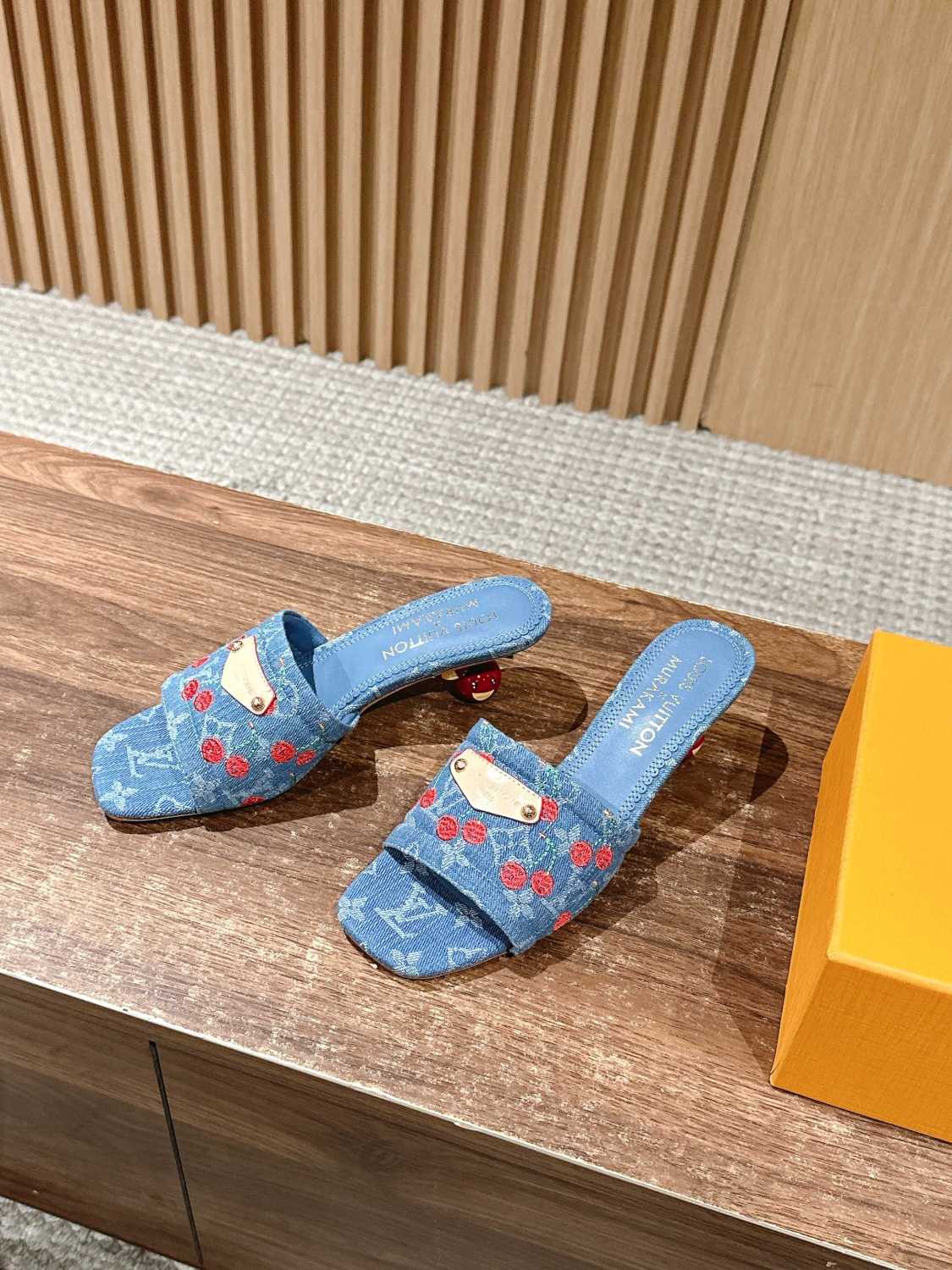 Louis Vuitton  x TM Lily Series Summer Logo Embroidery Solid Color Cool Slippers With Exposed Toes And A Unique Heel Height Of 5.5cm Casual Shoes #81735