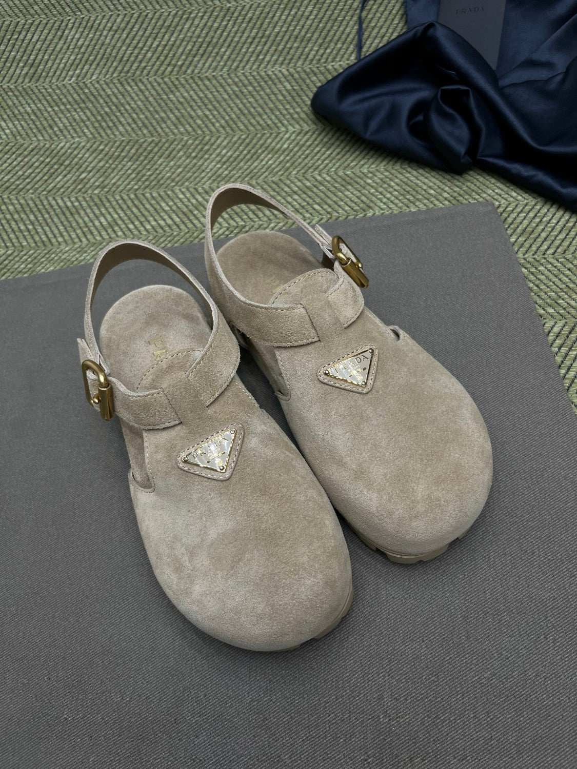 Prada Women's Spring And Summer Suede Buckle Fashion Casual Sandals Comfortable Flat Single Shoes #81368