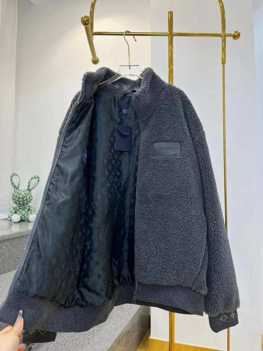 Louis Vuitton Men's Winter Dark Grey Lambswool Zip Hooded Jacket Fleece Blouson #97411