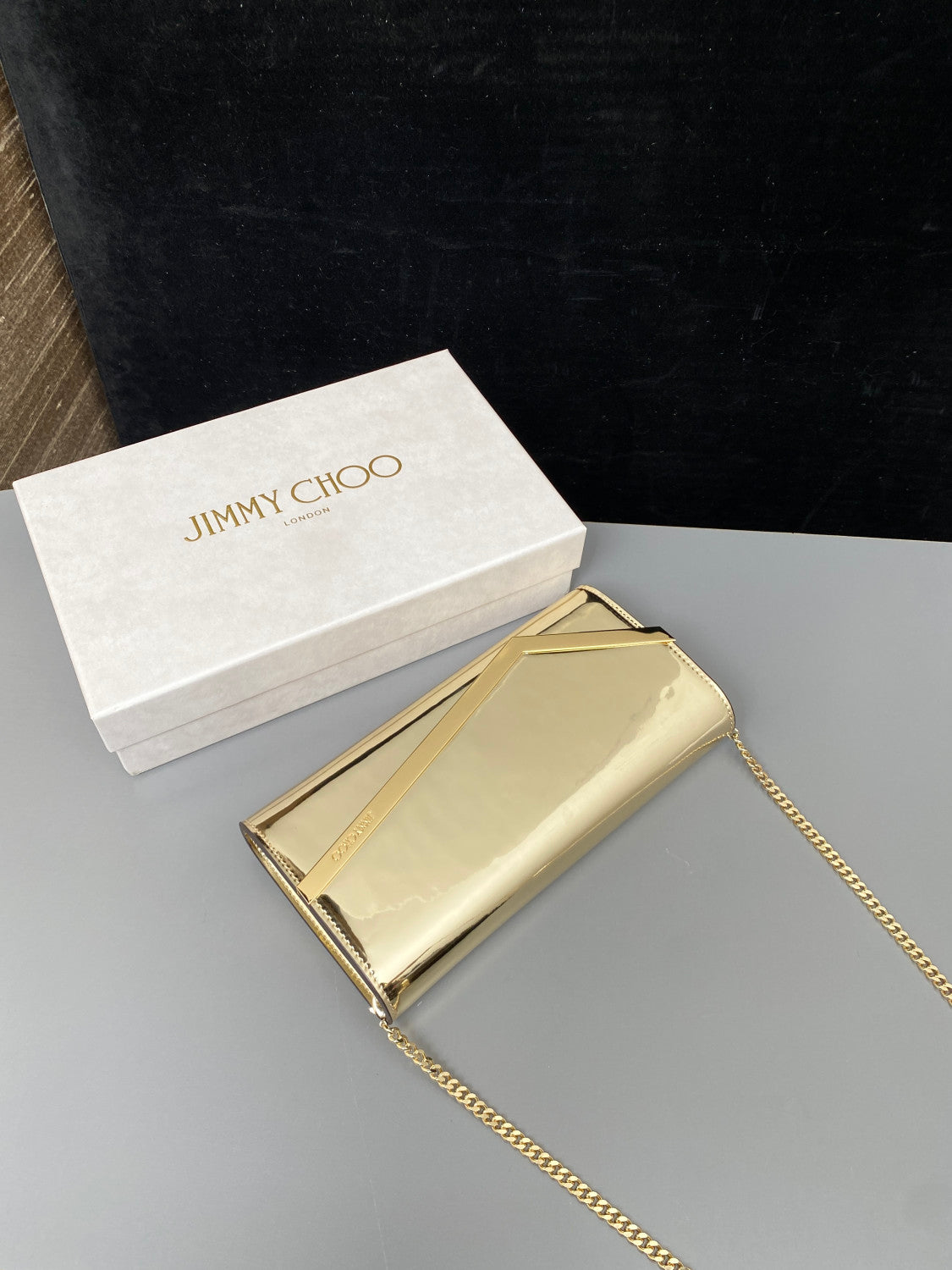 JIMMY CHOO Clutch Bag Mirror Finish Leather Magnetic Closure Detachable Chain Strap Versatile And Practical Bag Bags #197451
