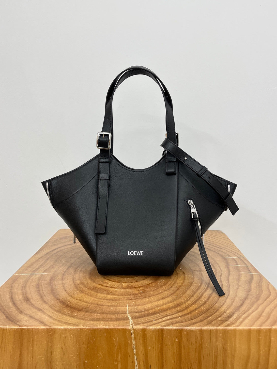 Loewe Hammock Flip Bag in Classic Calfskin #336658