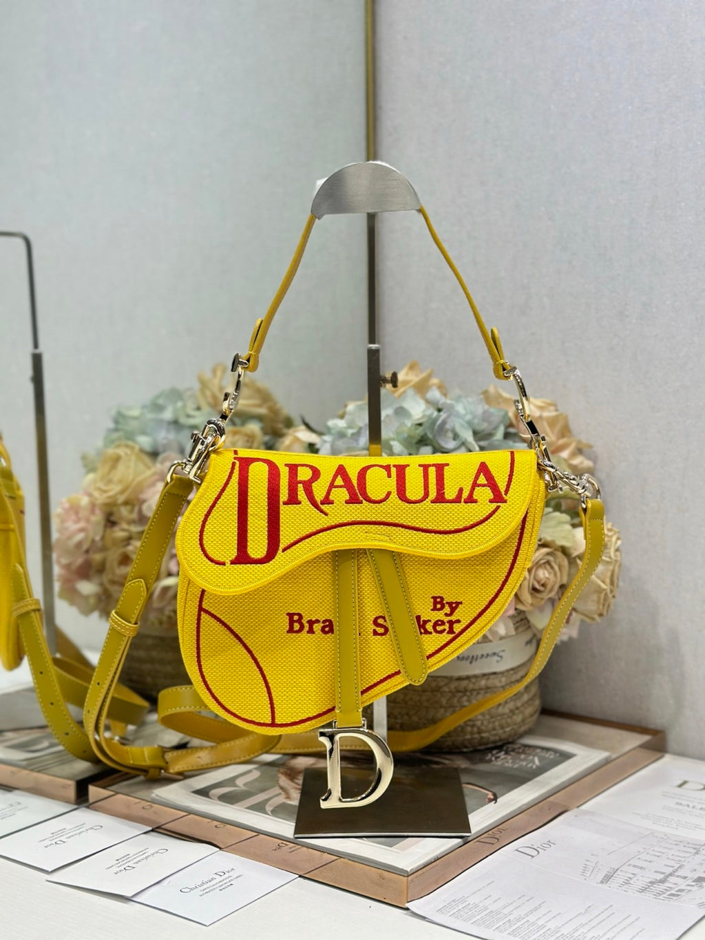 Dior Saddle Bag with Strap Yellow and Red Book Cover Embroidery Women's Flip-top Saddle Bag Handbag Shoulder Bag M0469CEHM-M02I #197331