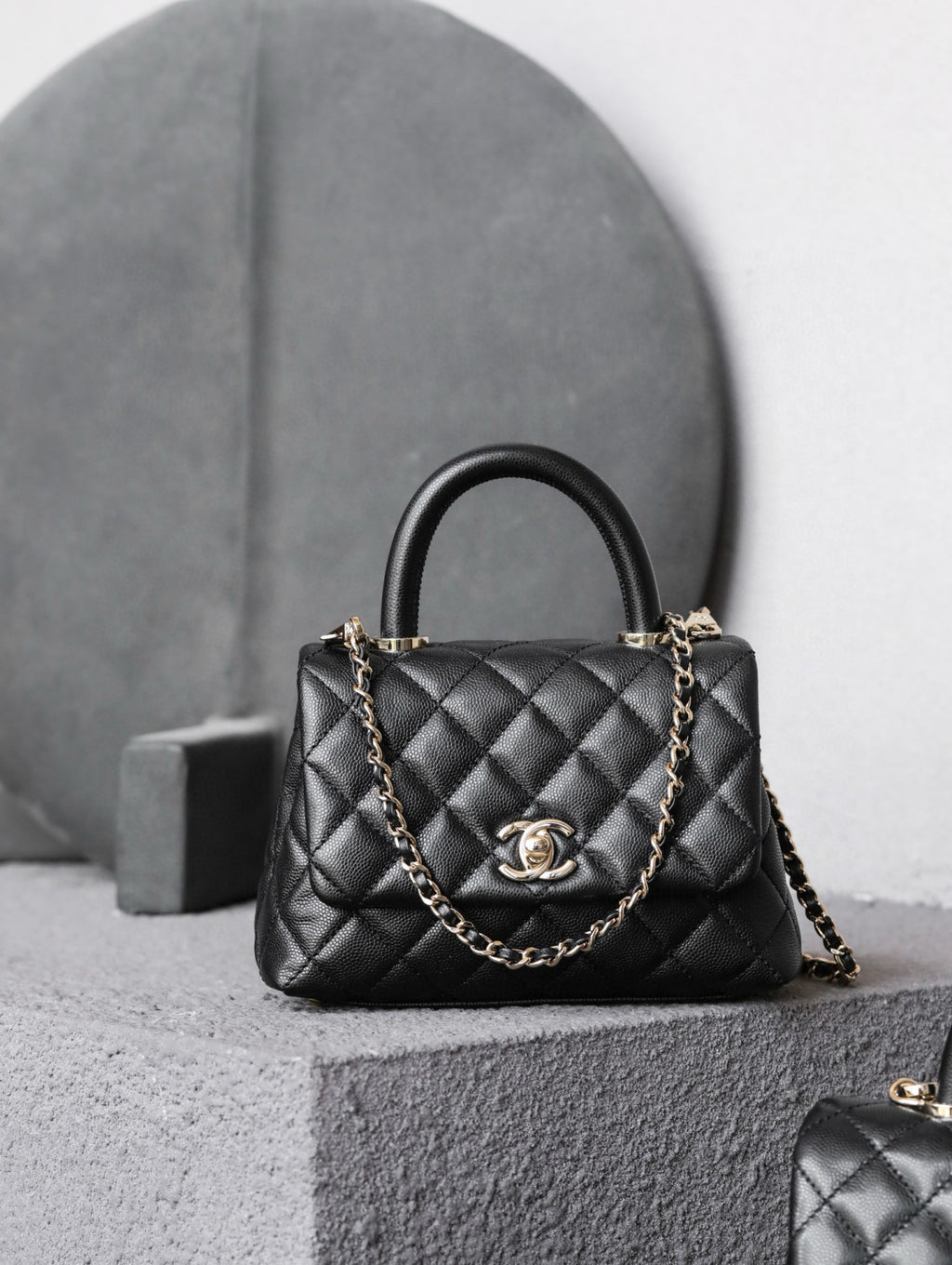 Chanel COCO Handle 16 Classic Logo Black Gold Leather Caviar Chain Shoulder Crossbody Mini Small Medium Women's Spring Summer Black Bag Bags #81386