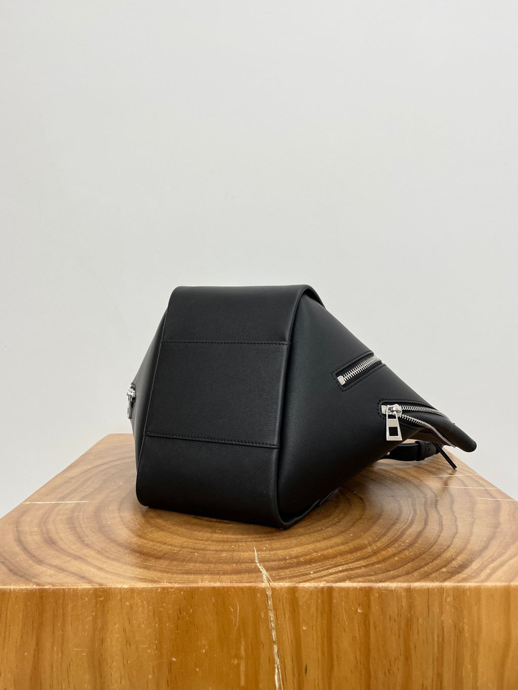 Loewe Hammock Flip Bag in Classic Calfskin #336658