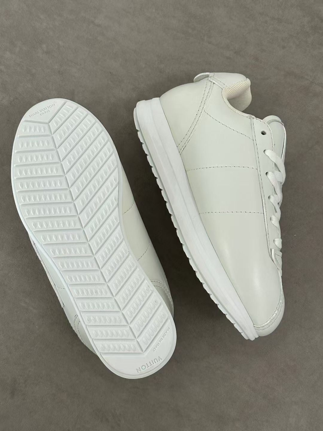 Louis Vuitton LV BUTTERSOFT Men's And Women's Spring/Fall Fashion Casual Round Toe Lace Up Leather Embossed Low Top Sneakers Shoes #78571