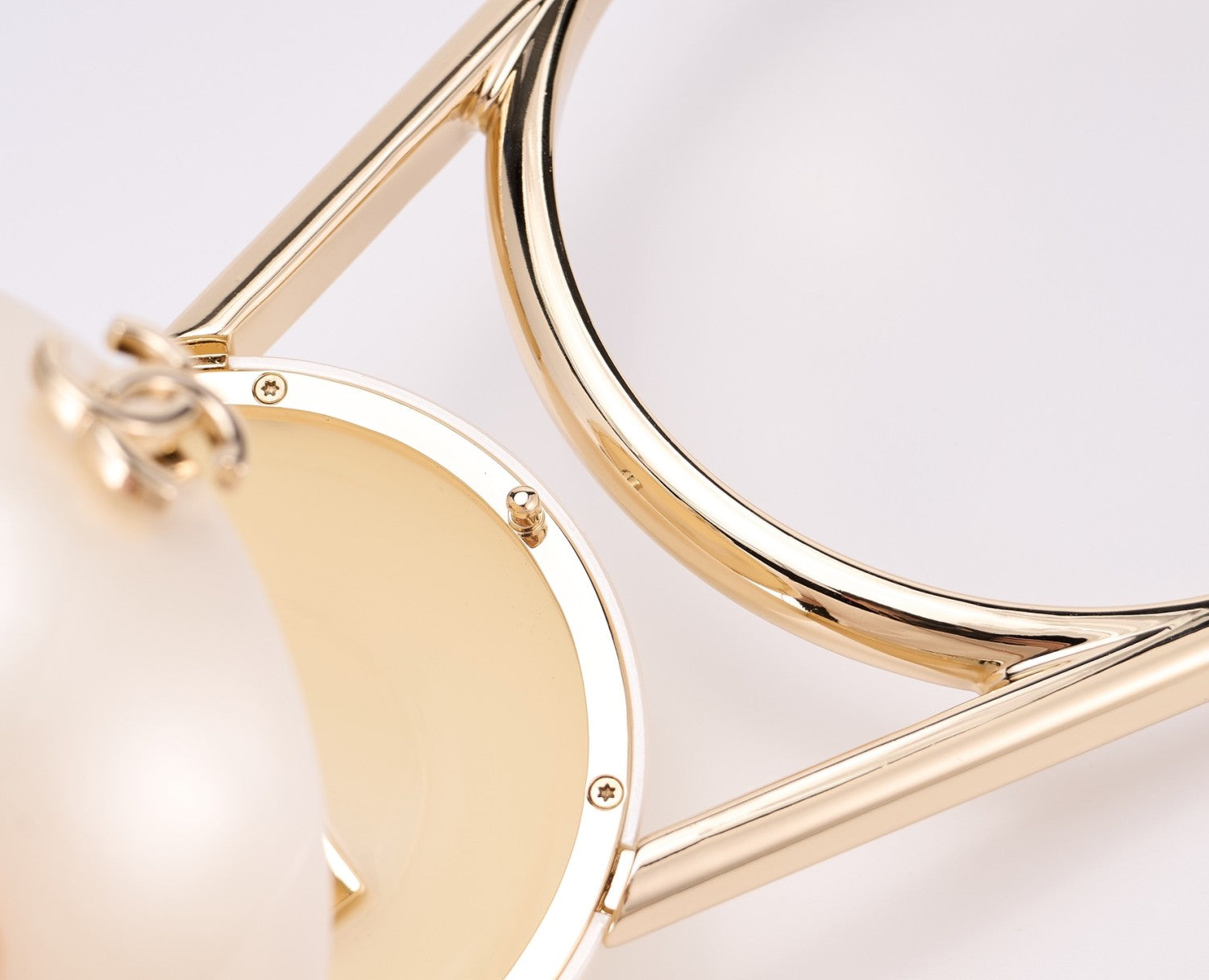 Chanel Women's Fashion Solid Color Pearl Spherical Handbag Metal Circle Handle Evening Bag Bags Ngvp #1538