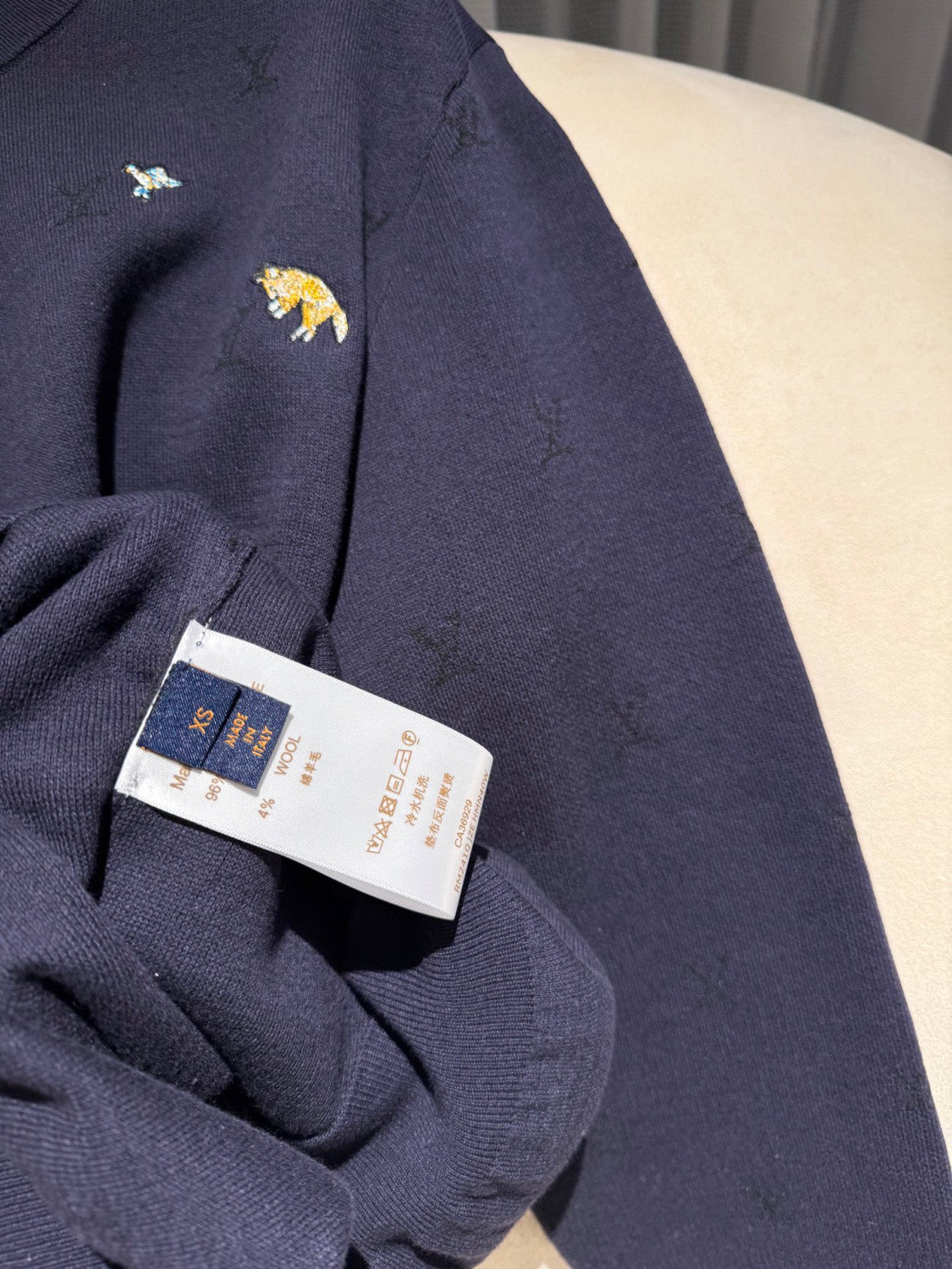 Louis Vuitton LV Blason Long-Sleeved Crewneck #335724