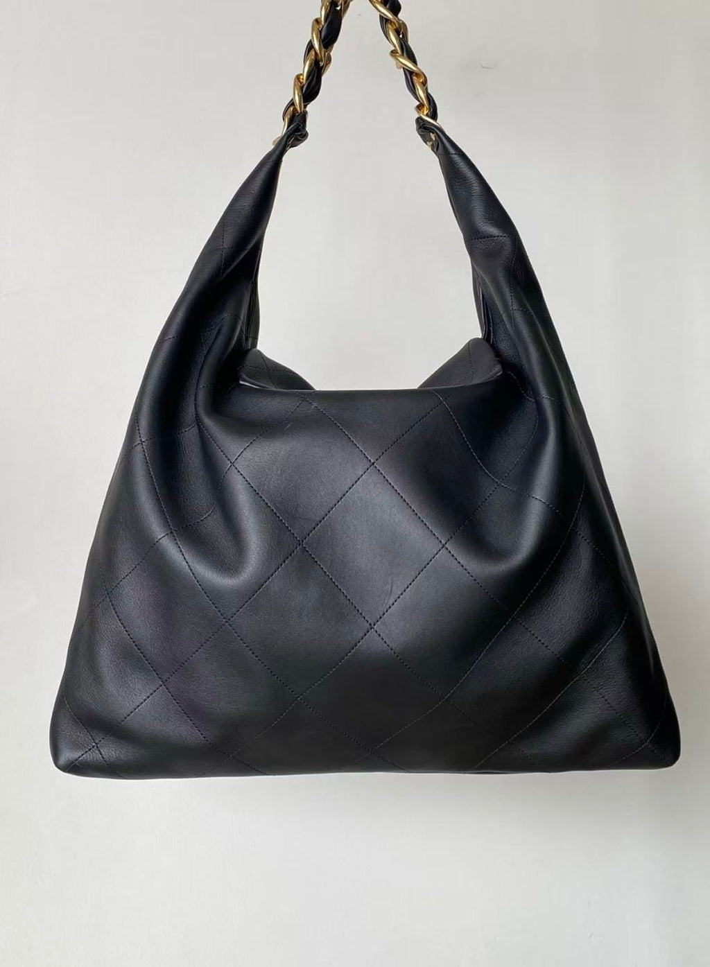 Chanel Women's Fashion Classic Solid-Color Leather Oversized Hippie Bag Chain Shoulder Bag Tote Bag Bags AS5839-B22140-94305 #79117