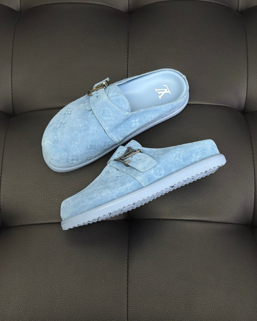 Louis Vuitton LV Easy Mule Men's And Women's Summer Solid Color Letter Print Suede Leather Birkenstock Shoes #77925