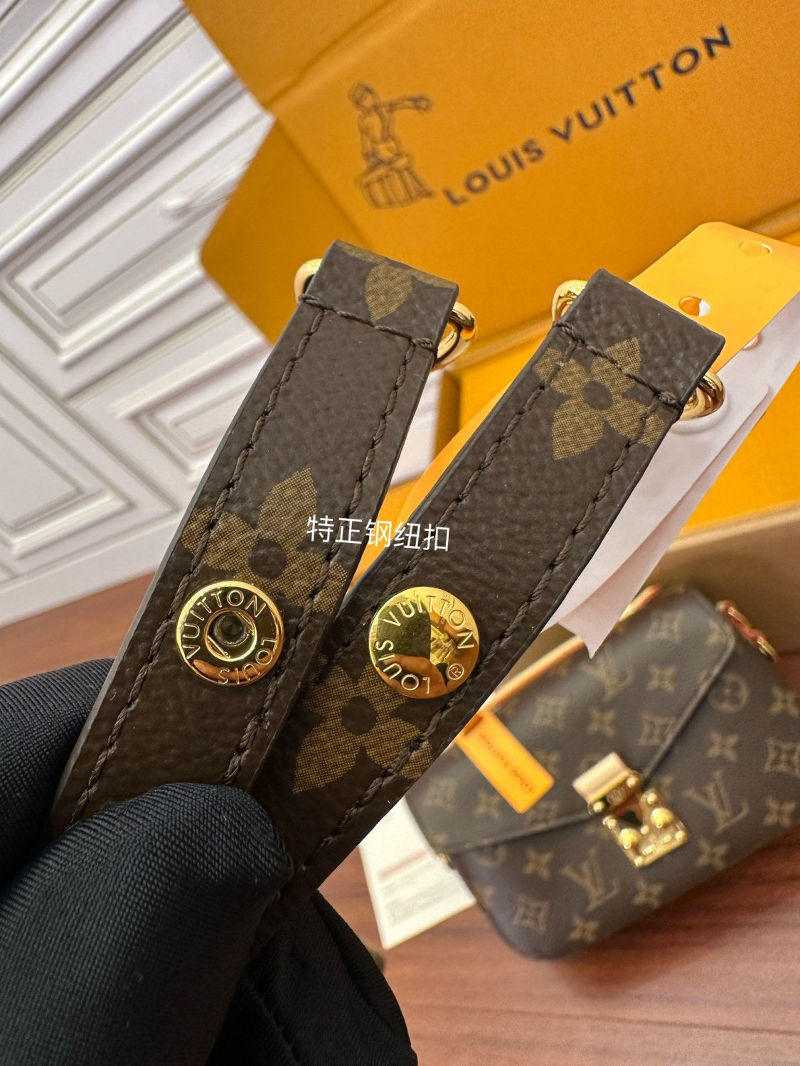Louis Vuitton POCHETTE MÉTIS EAST WEST Women's Fashion Classic Leather Handbag with Classic Print Chain Adjustable Strap Tote Bag Shoulder Bag Crossbody Bags #79437