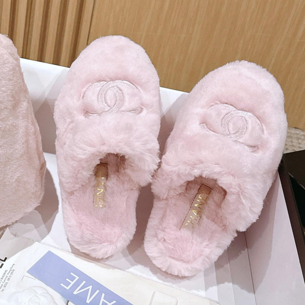 Chanel Winter Fashion Casual Round-Toe Thick-Sole Plush Home Slippers with Storage Bag Shoes #79278