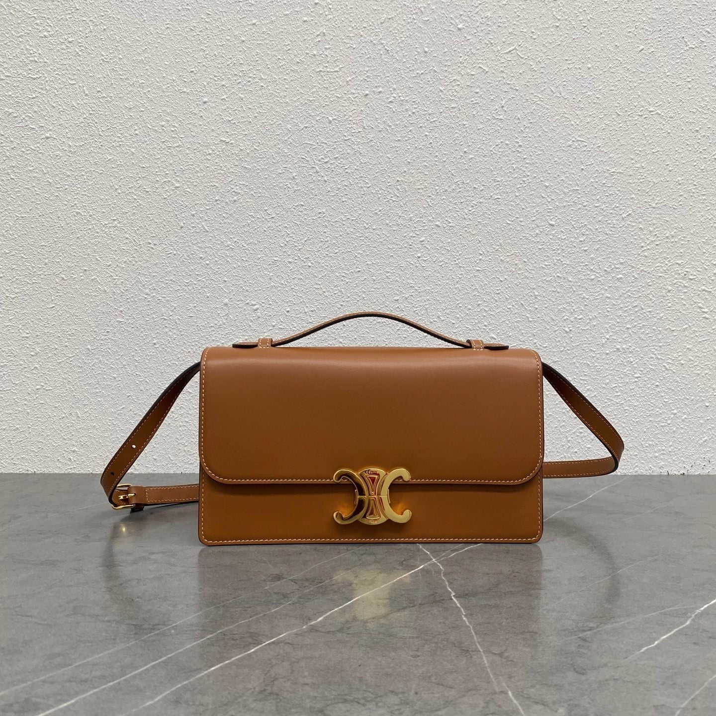 Celine Triomphe Women's Handbag Black Medium-sized Crossbody Bag With Gold Buckle And Flap Brown Stylish Elegant And Casual Bags #84132A