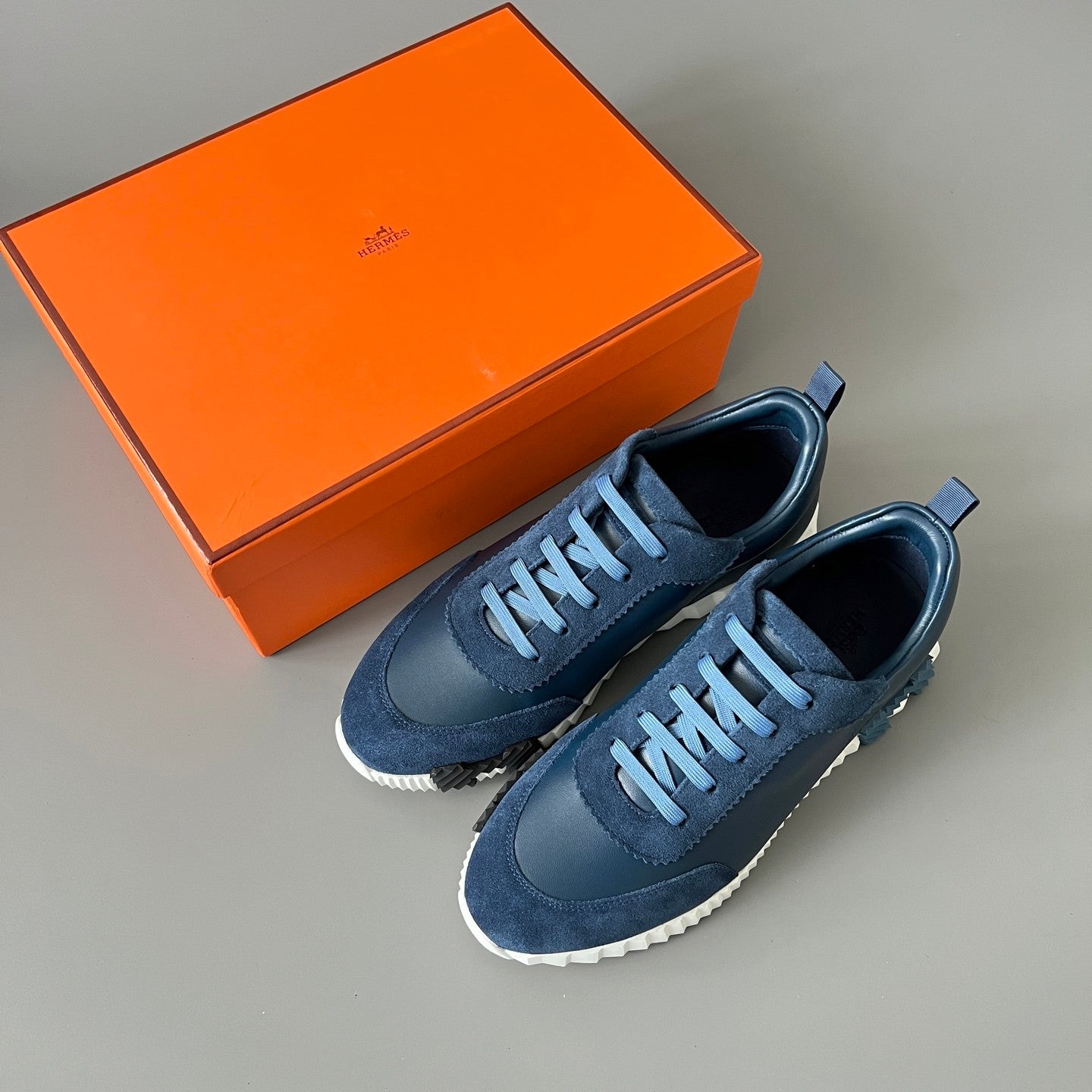 Hermes Bouncing Sneakers Men's Solid Color Leather and Suede Mesh Low-Top Lace-Up Shoes #77212