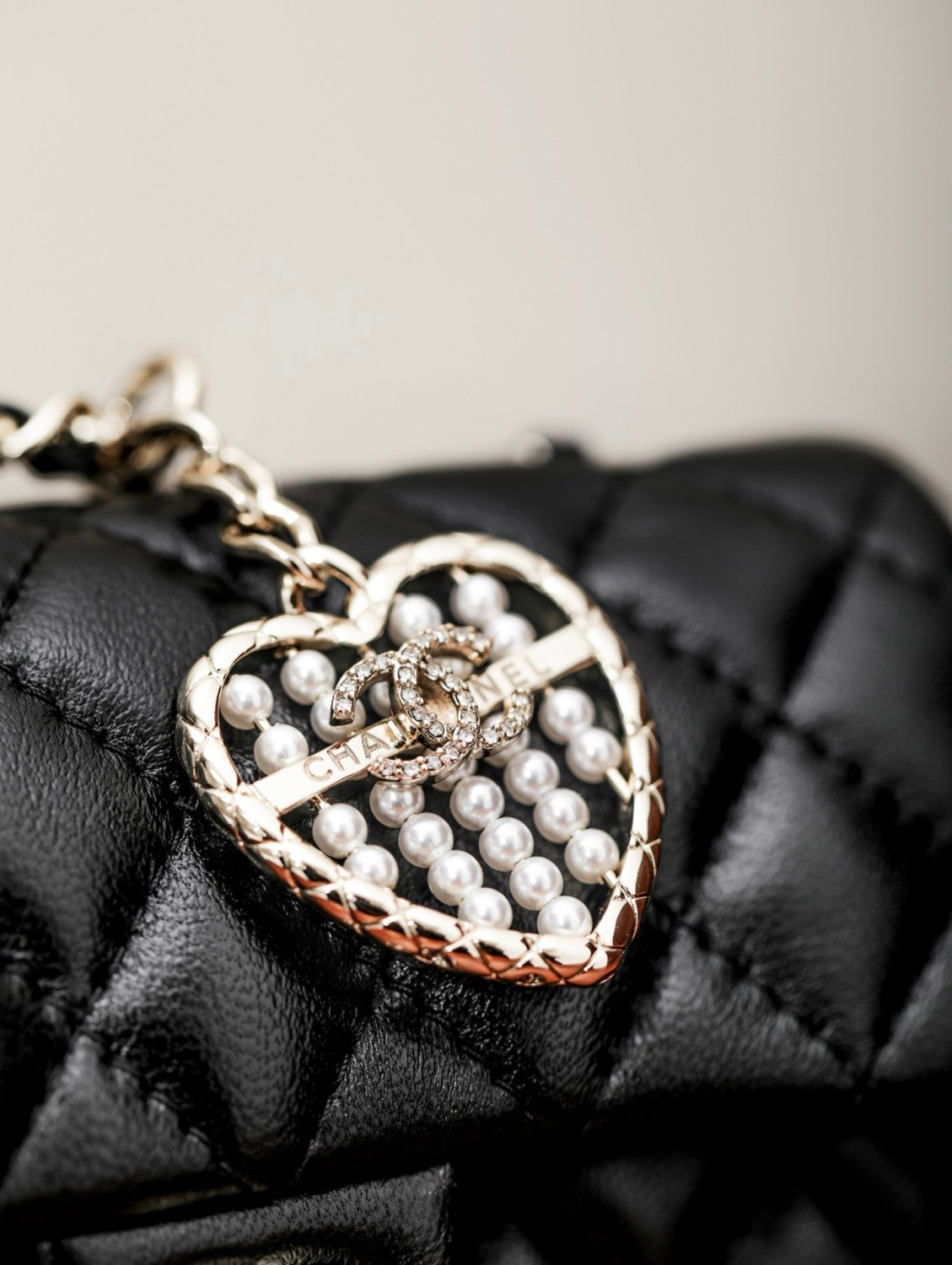 Chanel Women's Solid Color Chain Strap Flap Leather Mini Pendant Bag Bags AP4760-B21223-U0509 #77494