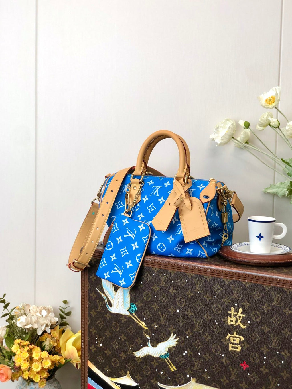 Louis Vuitton Women's Fashion Classic Sapphire Blue Logo Zipper Closure Leather Shoulder Bag Handbags In Small Medium And Large Sizes Crossbody Bag Bags #78656