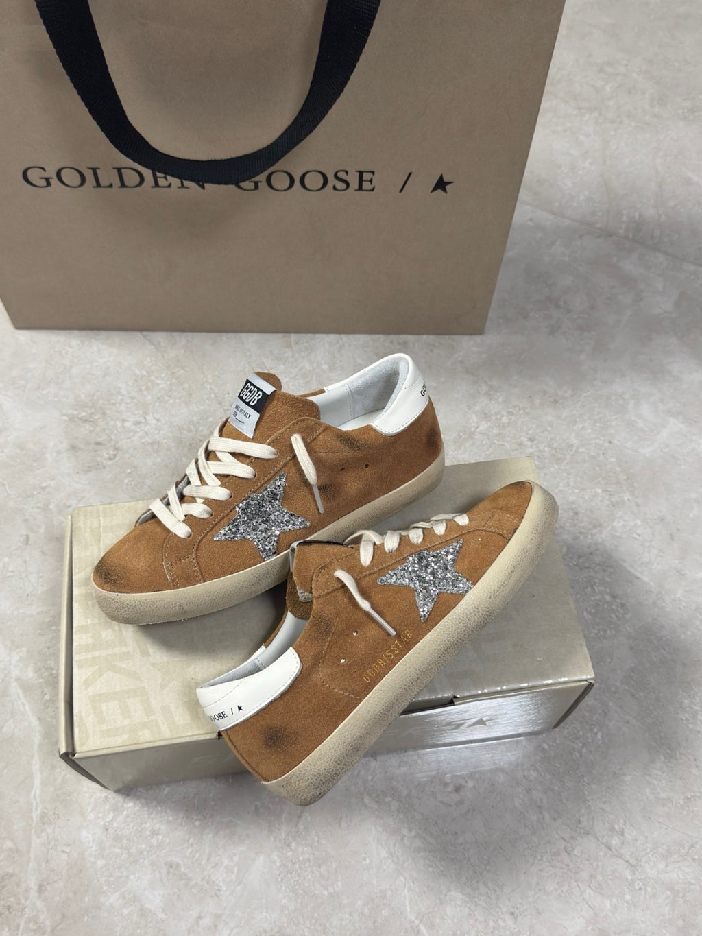 Golden Goose Ball Star in Gray Suede With Leather Star and Nappa Leather #382031