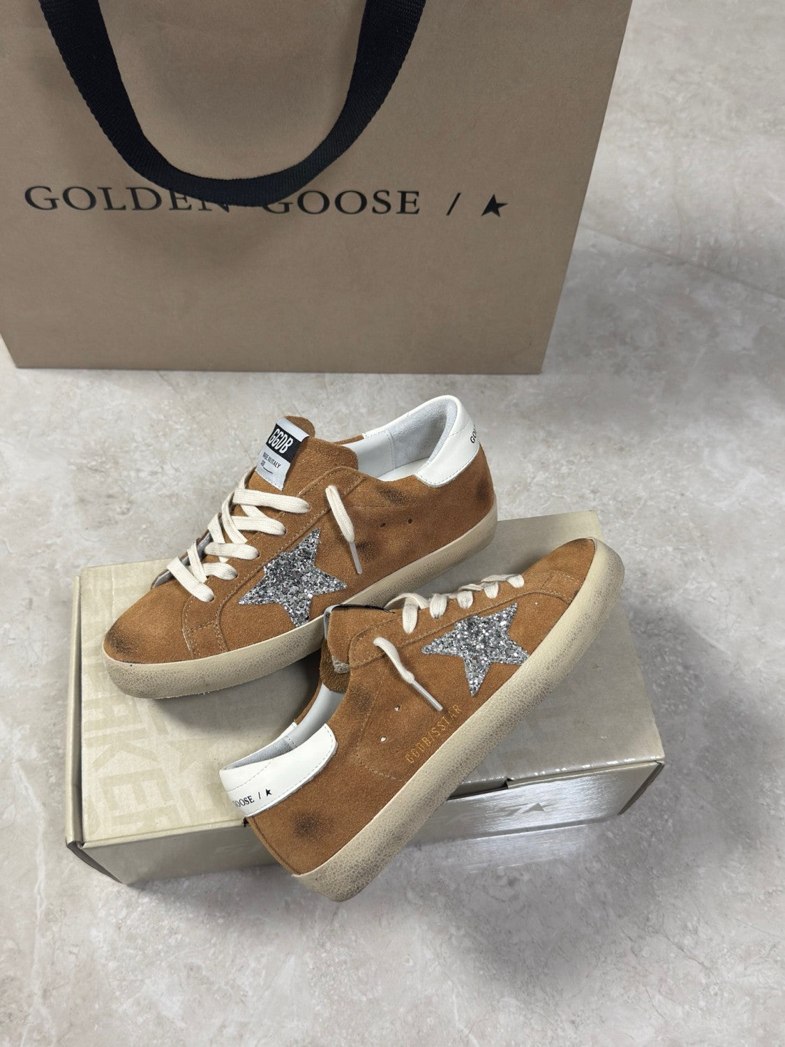 Golden Goose Ball Star in Gray Suede With Leather Star and Nappa Leather #382031