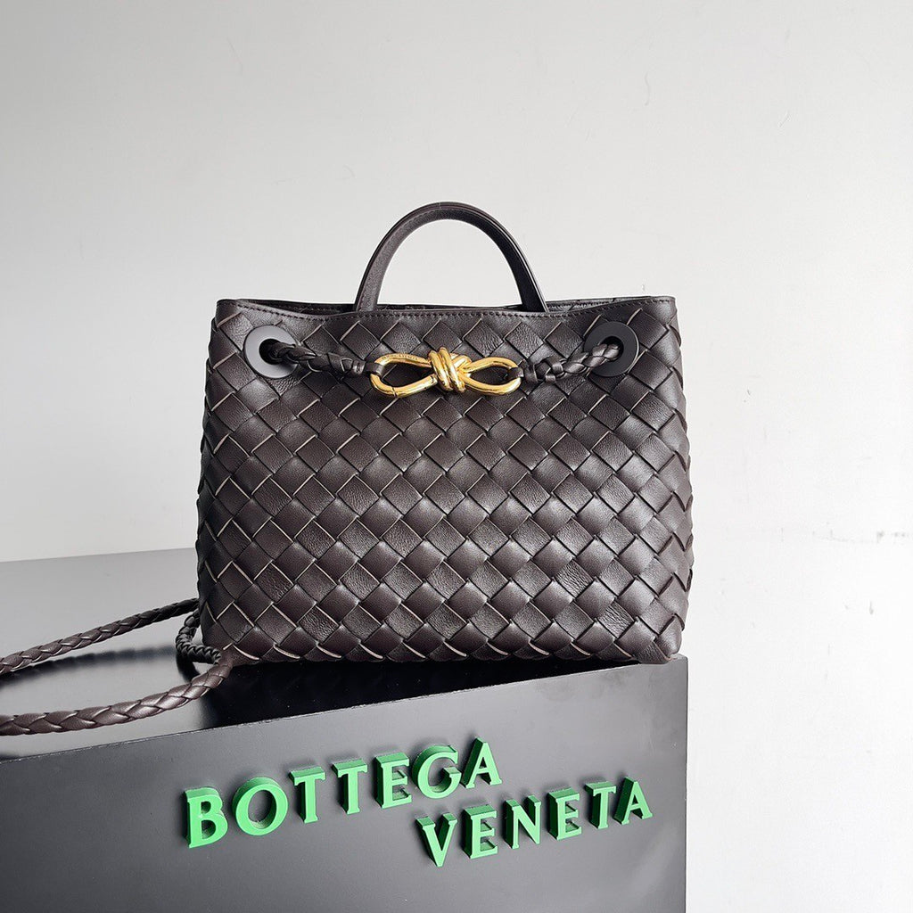 Bottega Veneta Andiamo Leather Woven Square Crossbody Bag Elegant Casual Handbag #194707