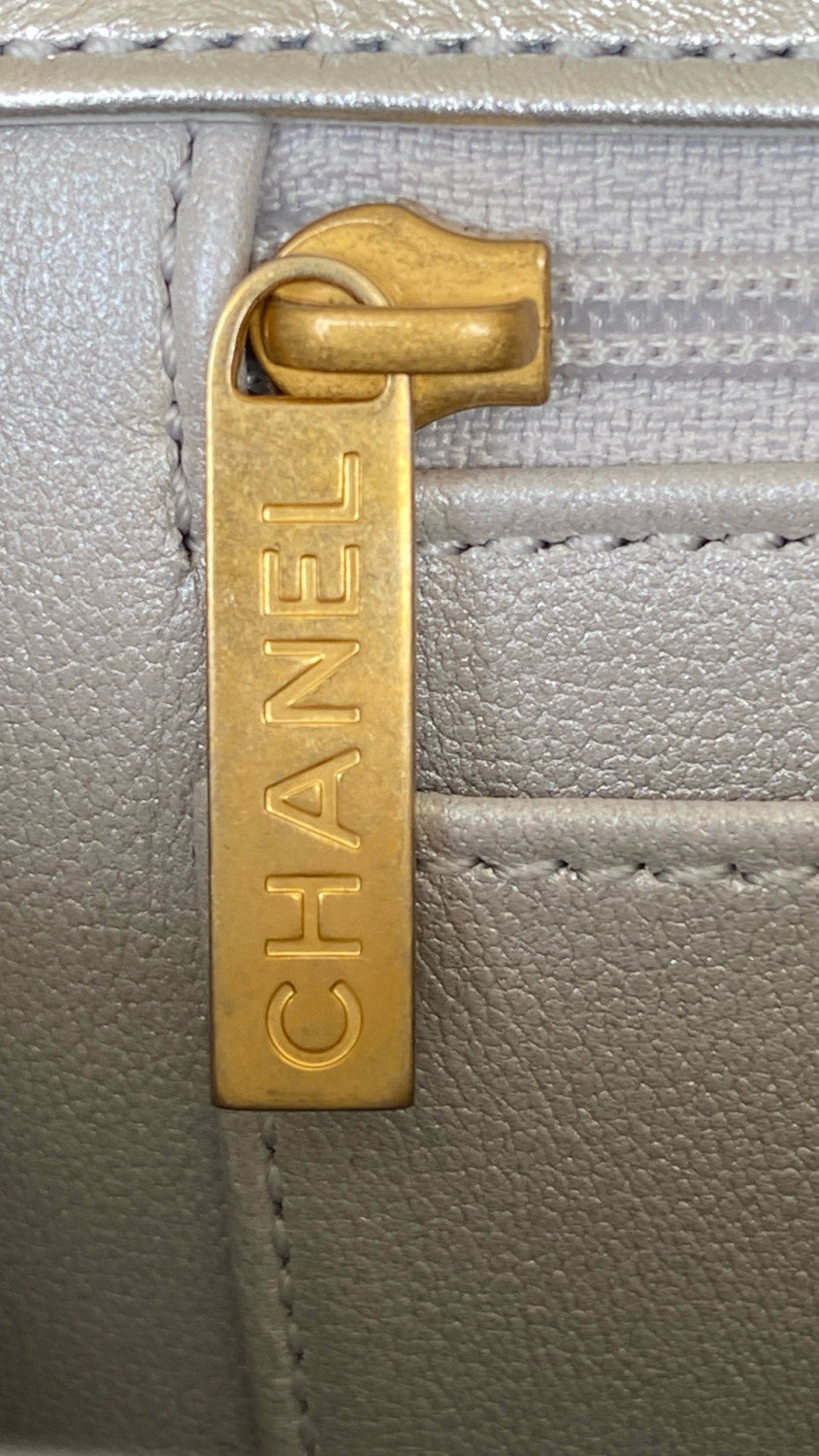 Chanel Women's Silver Lattice Chain Metallic Mirror Calfskin Shoulder Crossbody Bag Bags Metallic-colored Leather Tends To Fade Easily #76372