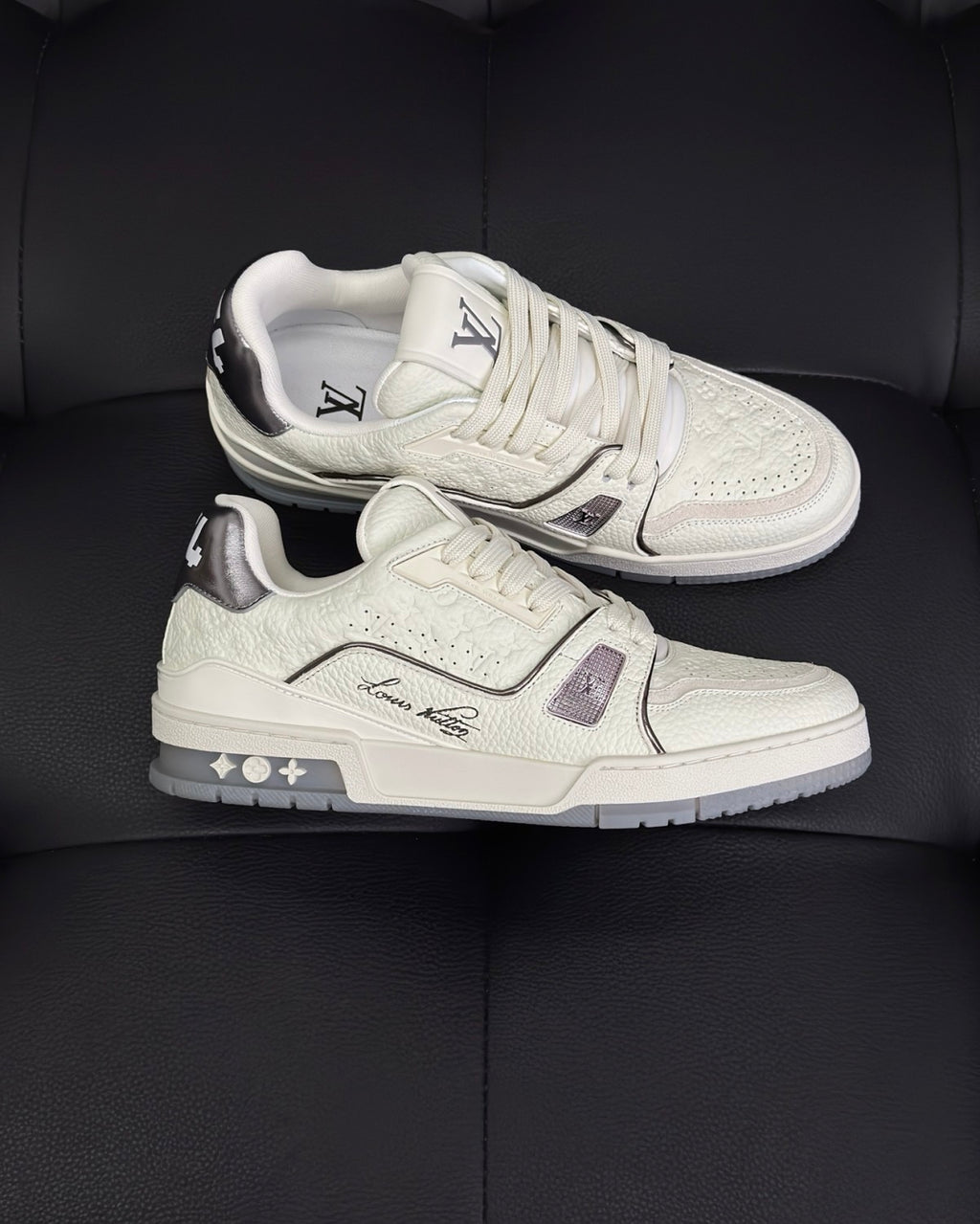 LOUIS VUITTON LV Trainer Sneaker #384153