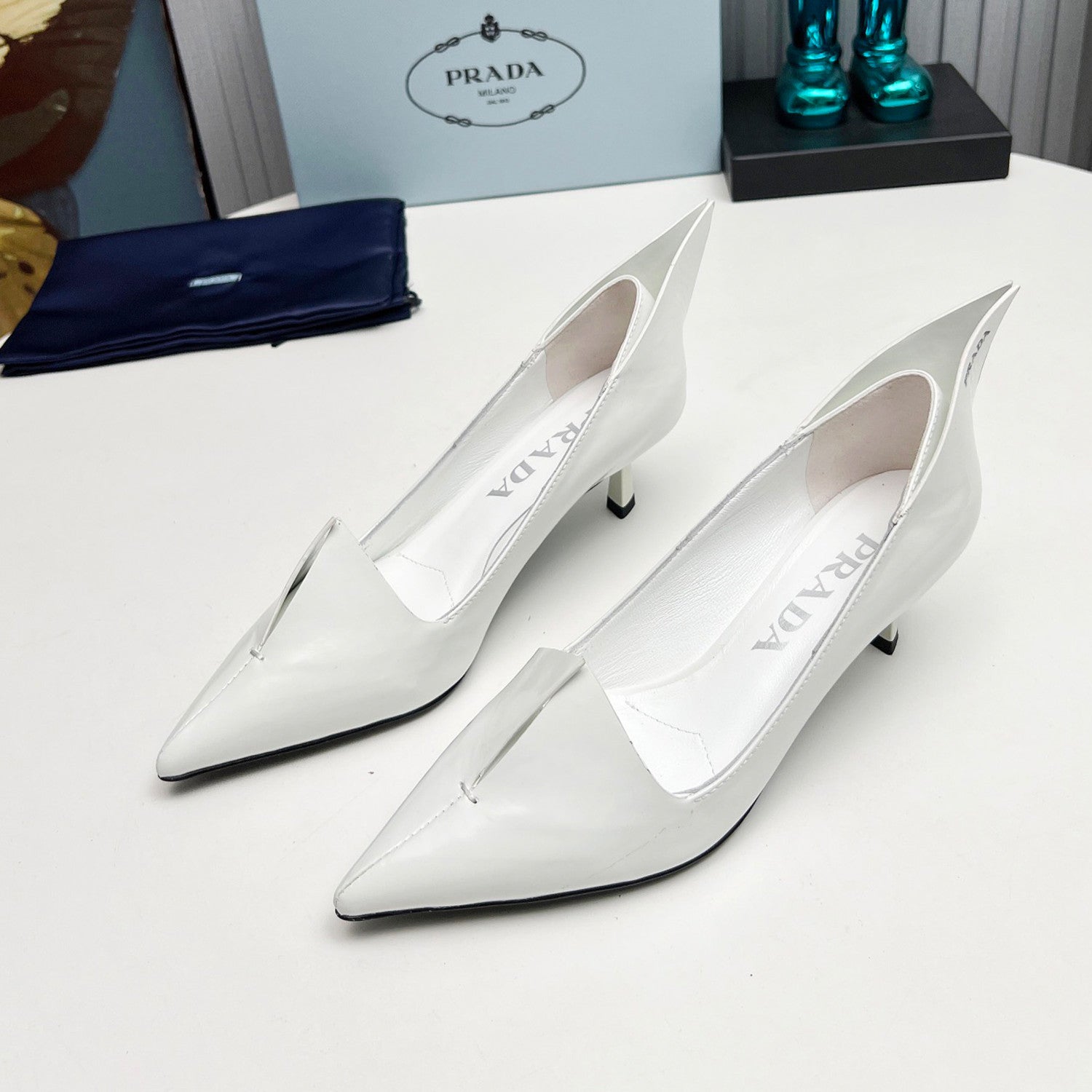 Prada Two-tone Brushed Leather Pumps Fashionable And Luxurious Pointed-toe High Heels  Shoes With Elegant Heel Height Of 5.5 Cm #81395