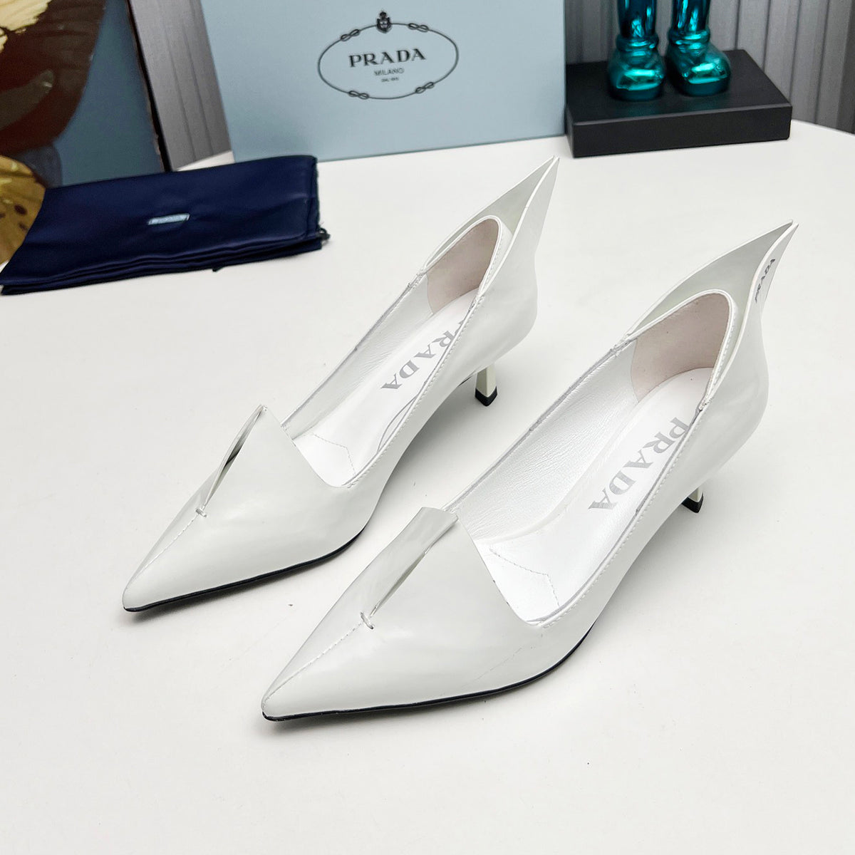 Prada Two-tone Brushed Leather Pumps Fashionable And Luxurious Pointed-toe High Heels  Shoes With Elegant Heel Height Of 5.5 Cm #81395