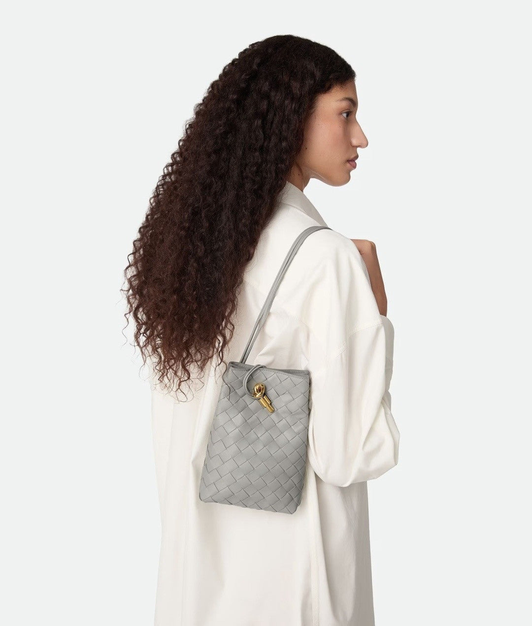 Bottega Veneta Andiamo Mobile Phone Clutch: Intrecciato-woven Leather Clutch Women's Featuring An Iconic Knot Fastening Thin Shoulder Strap Casual Crossbody Style Elegant And Fashionable Bag Bags #196298